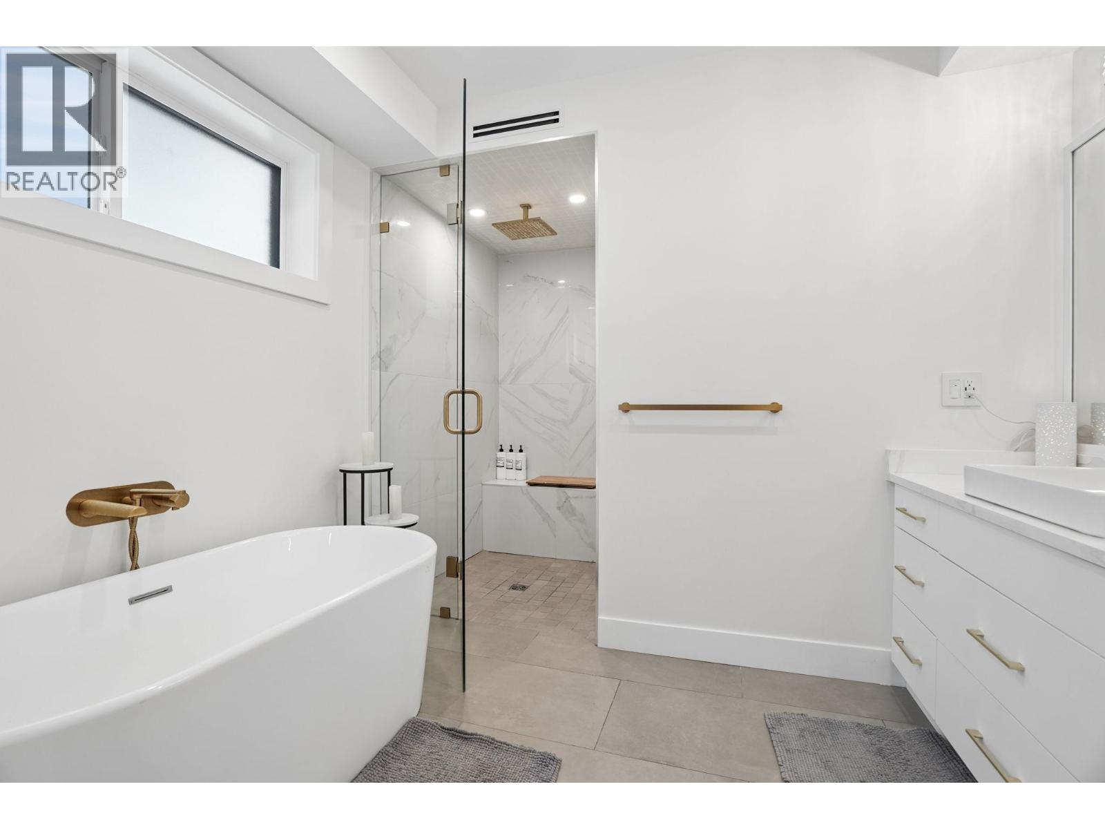 72 E 57th Avenue Property Photo 13