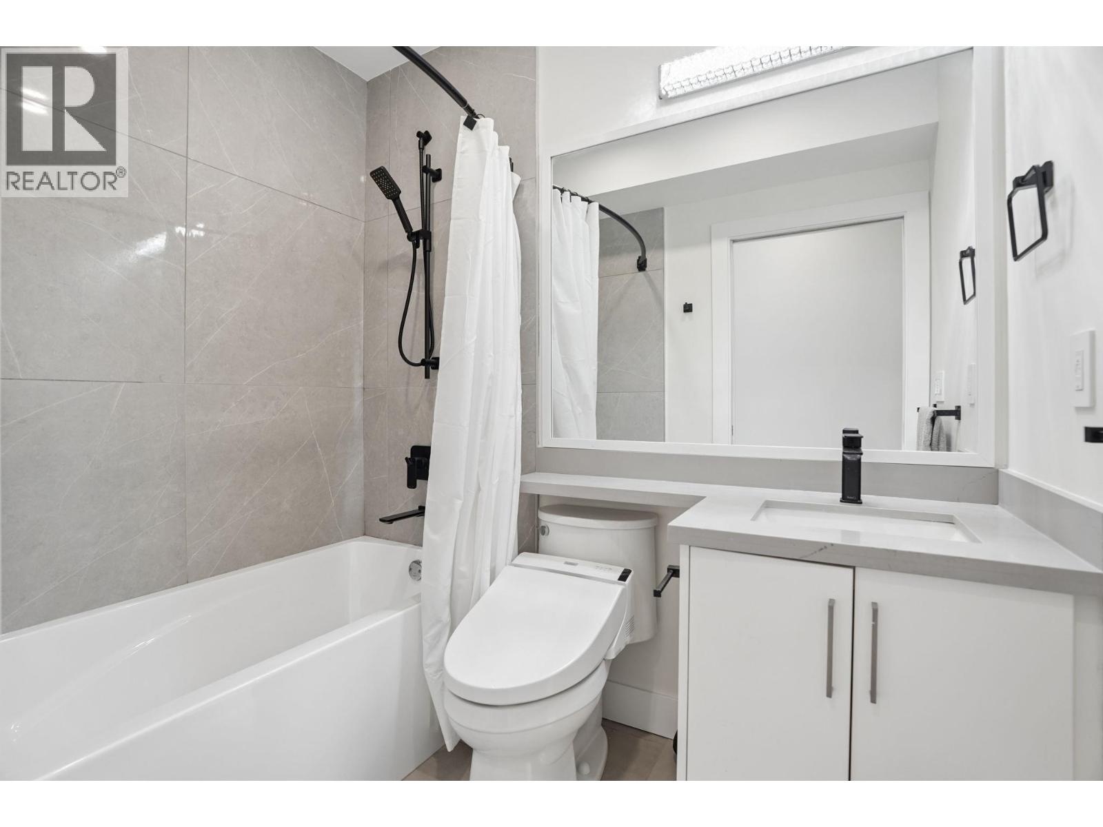 72 E 57th Avenue Property Photo 17