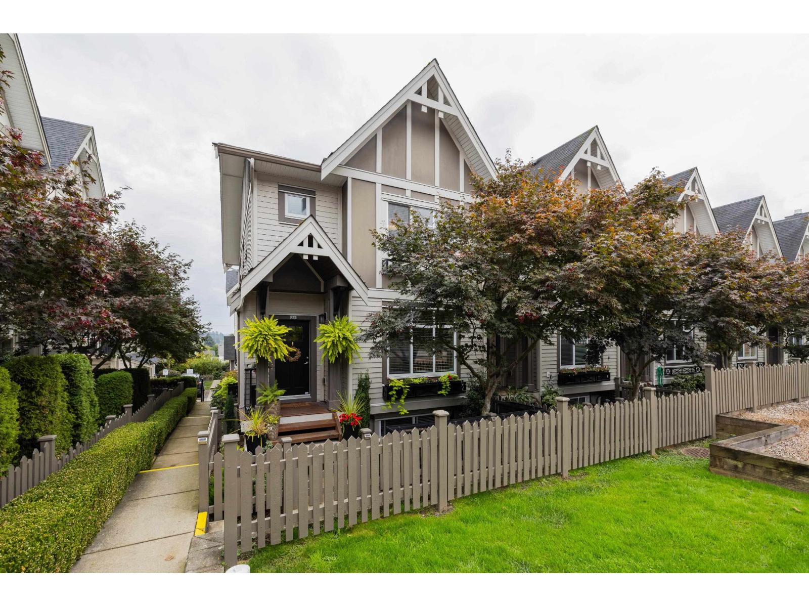 34 6588 195a Avenue Property Photo 1