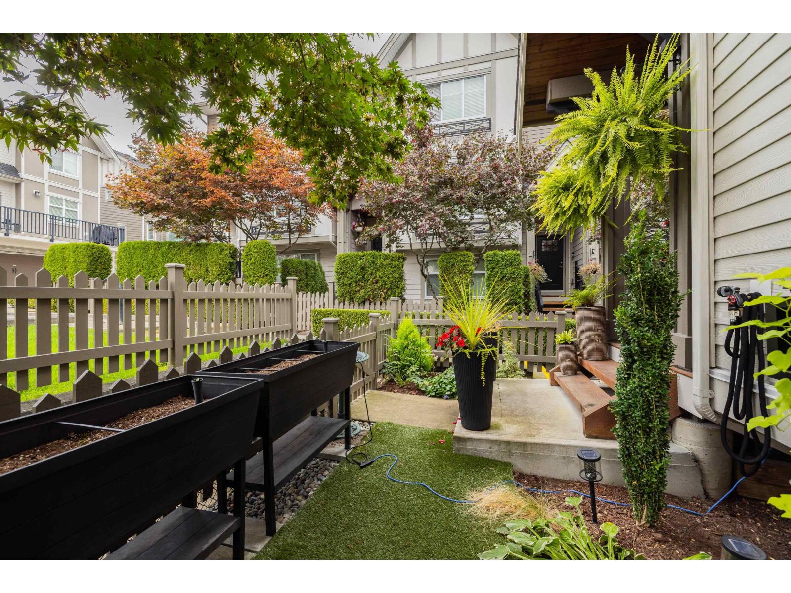 34 6588 195a Avenue Property Photo 7