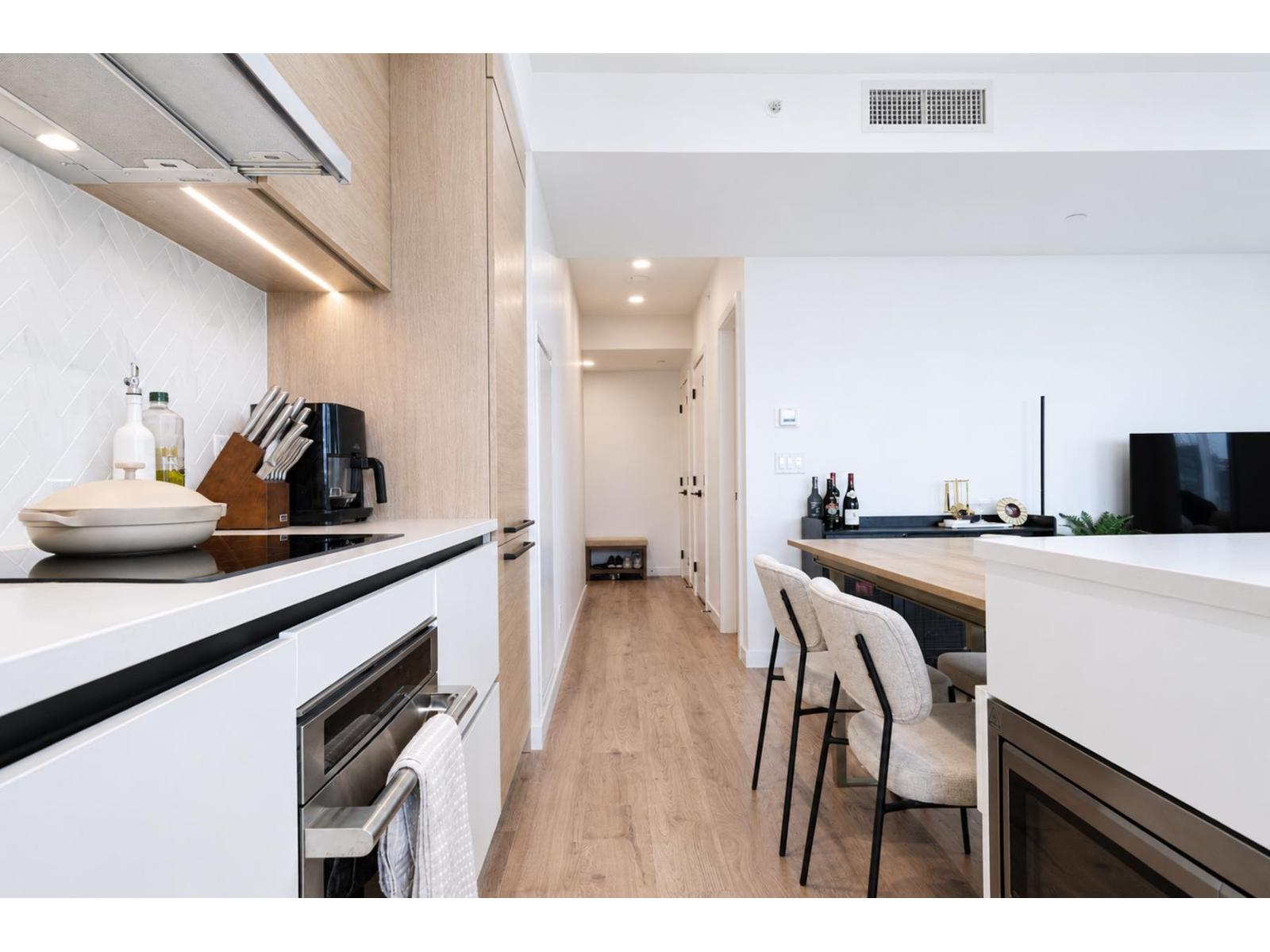 2410 10448 University Drive Property Photo 10