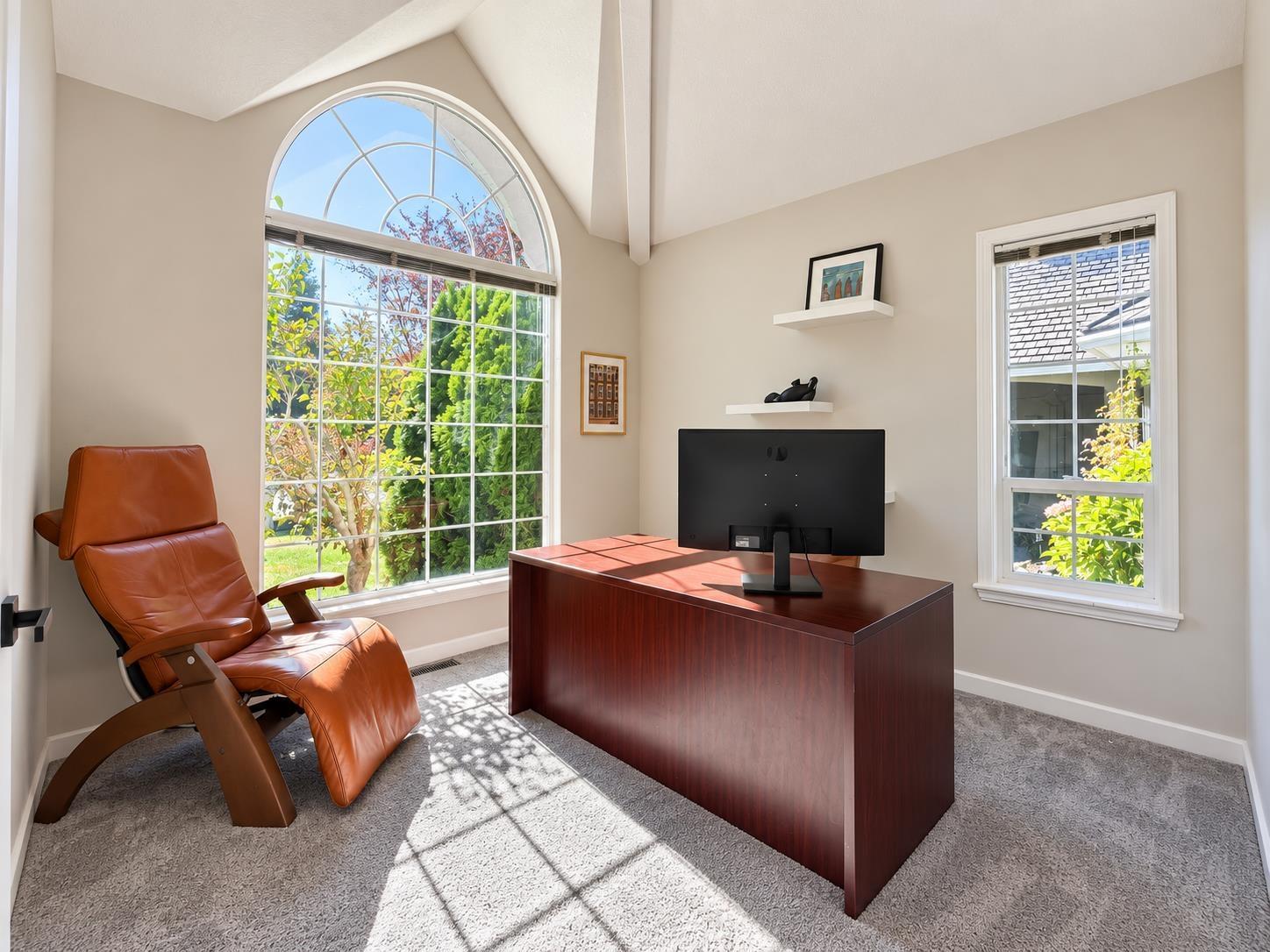 33163 Hawthorne Avenue Property Photo 4