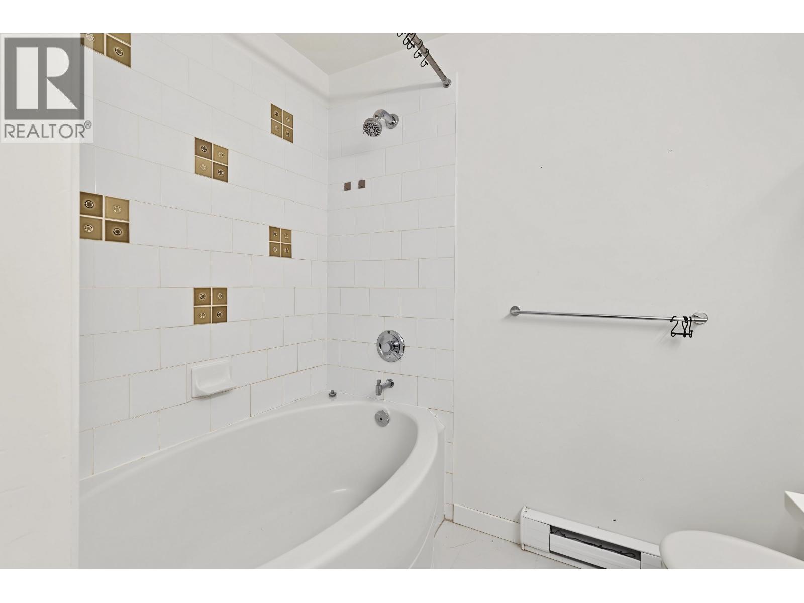 403 500 Klahanie Drive Property Photo 14