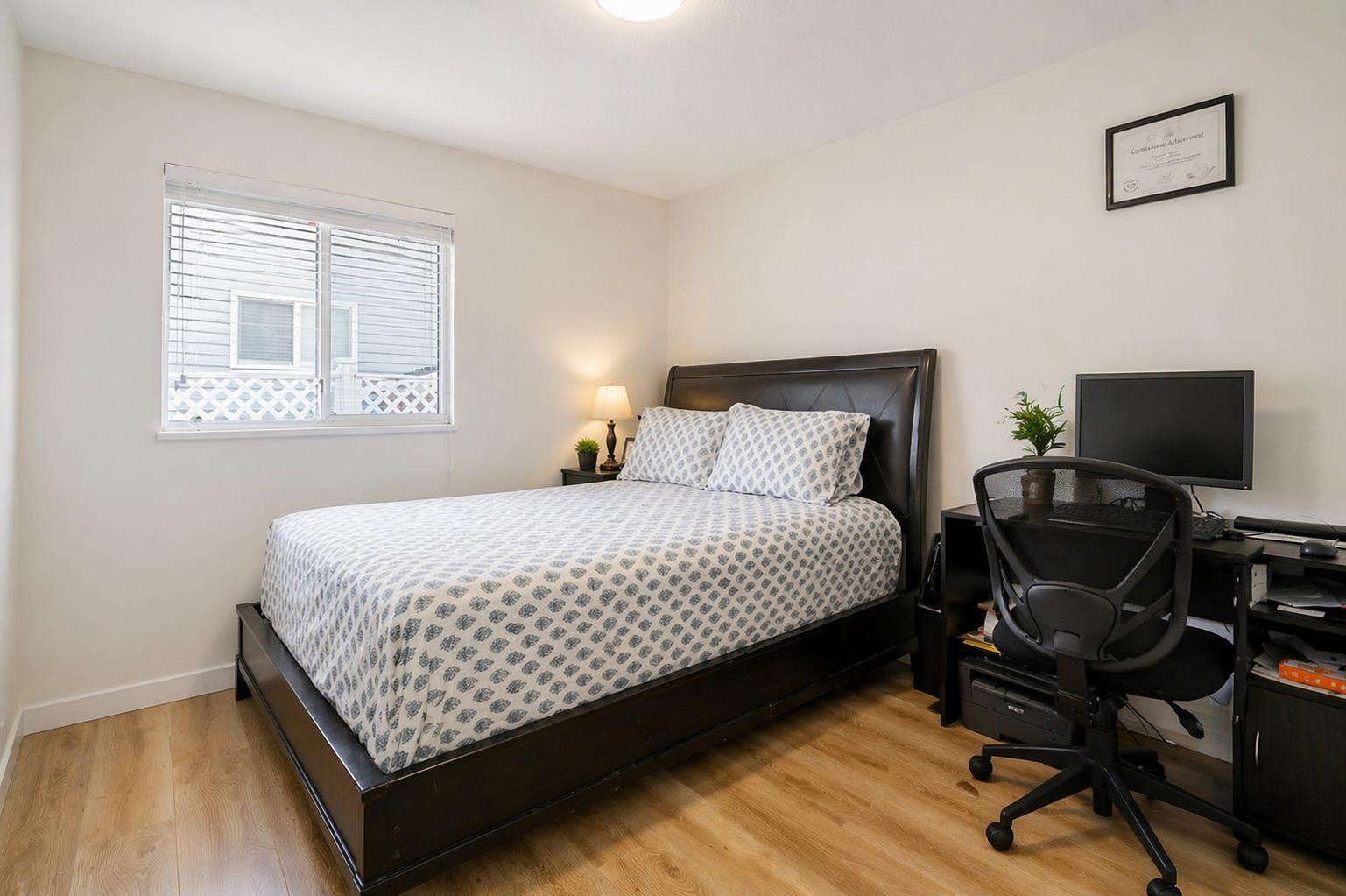 16158 16a Avenue Property Photo 12