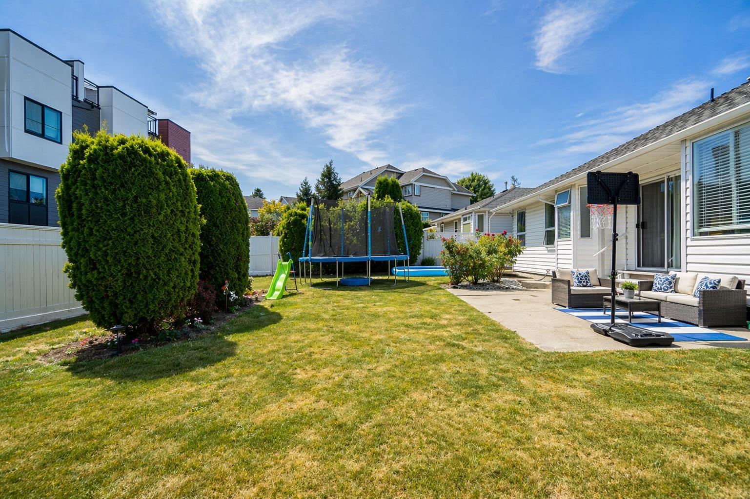 16158 16a Avenue Property Photo 15