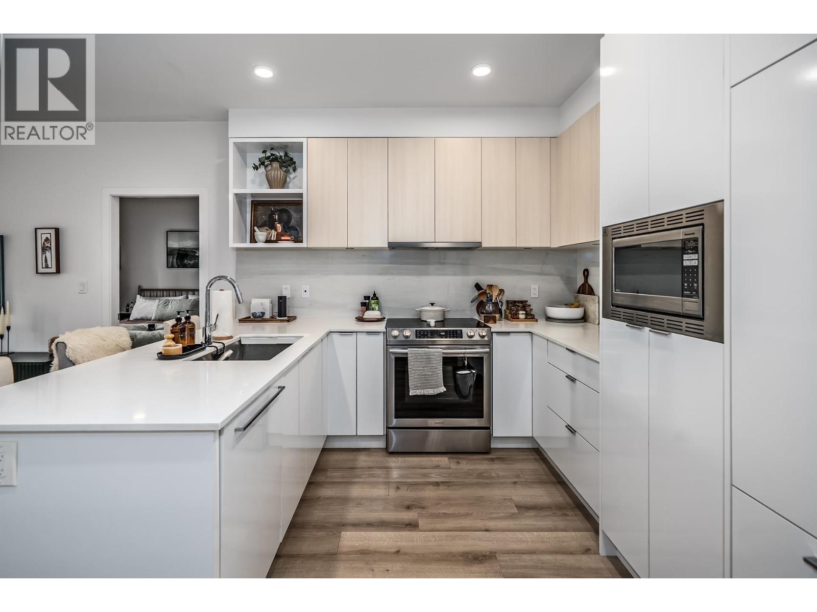 109 1892 Starling Drive Property Photo 12