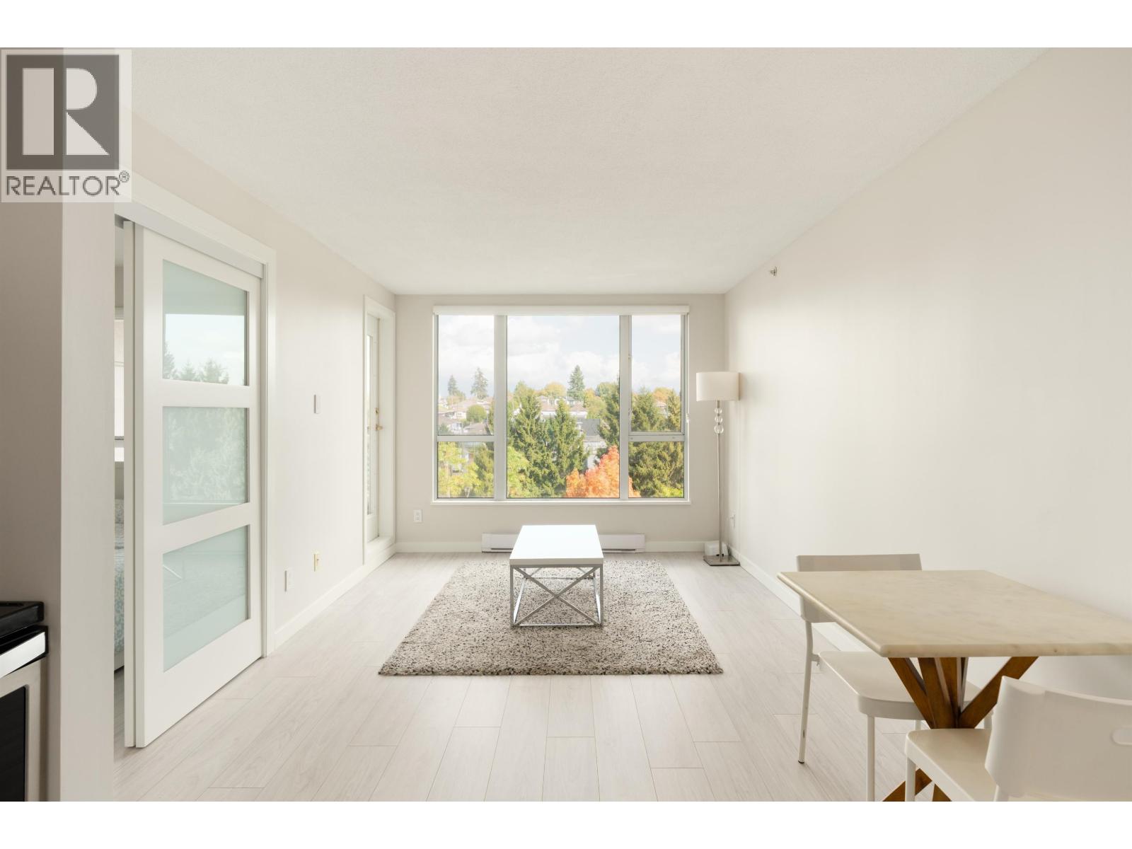 809 5189 Gaston Street Property Photo 2