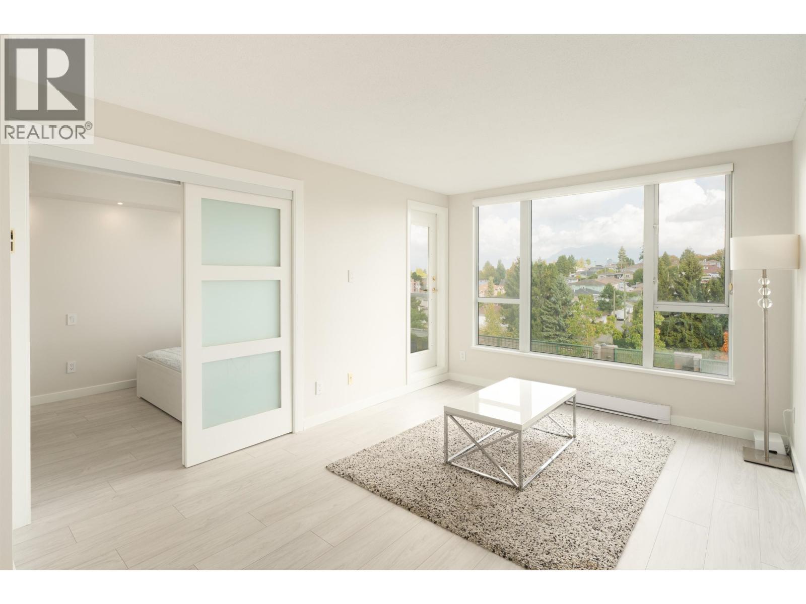 809 5189 Gaston Street Property Photo 3
