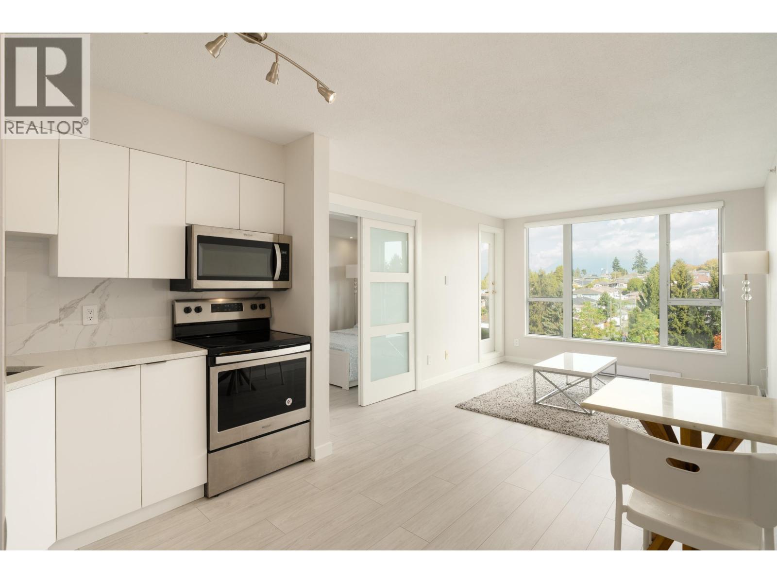 809 5189 Gaston Street Property Photo 7