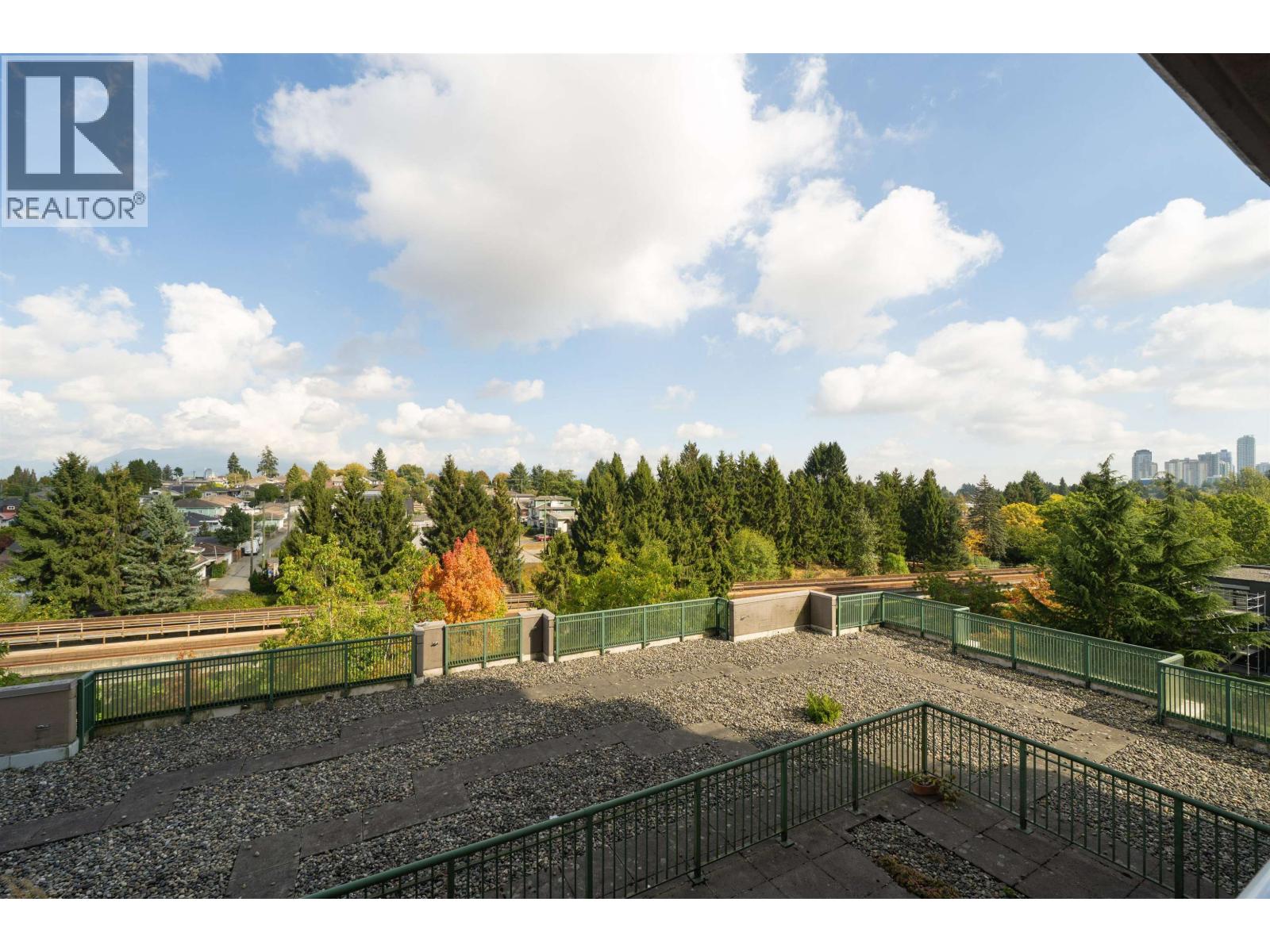 809 5189 Gaston Street Property Photo 20