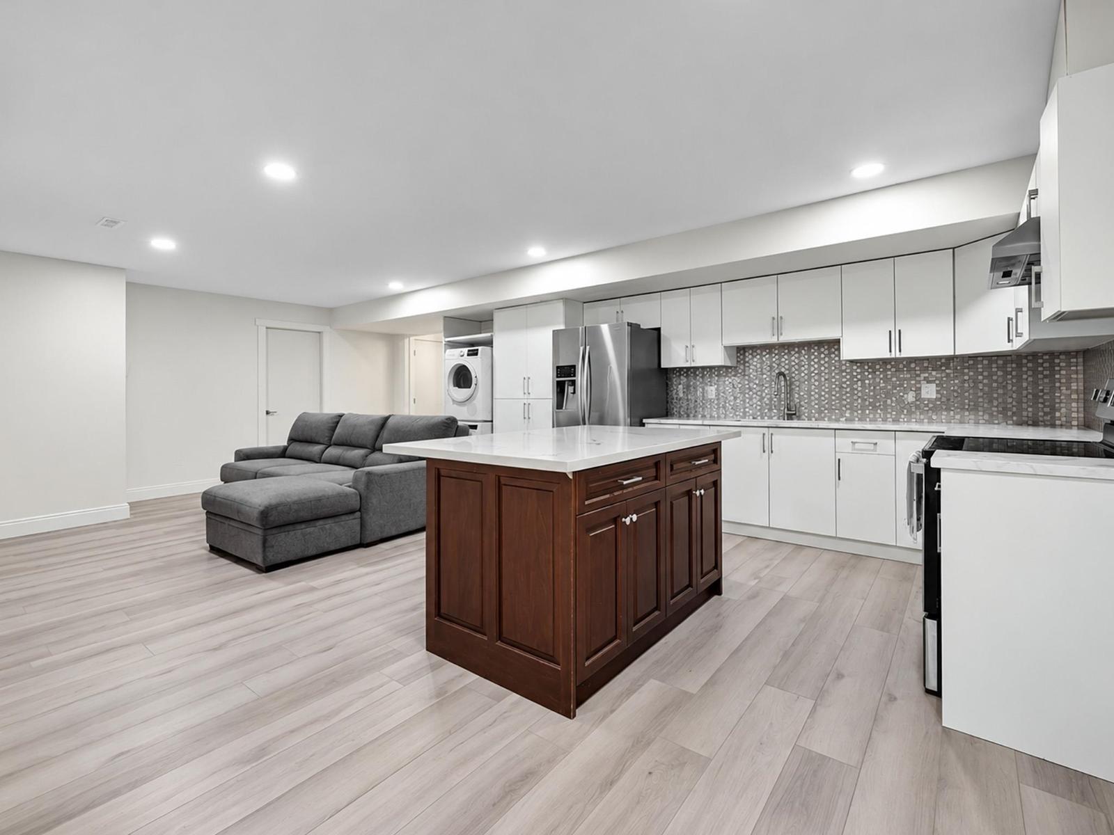 2560 163 Street Property Photo 22