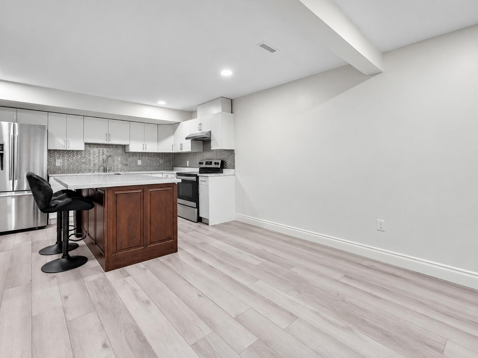 2560 163 Street Property Photo 23