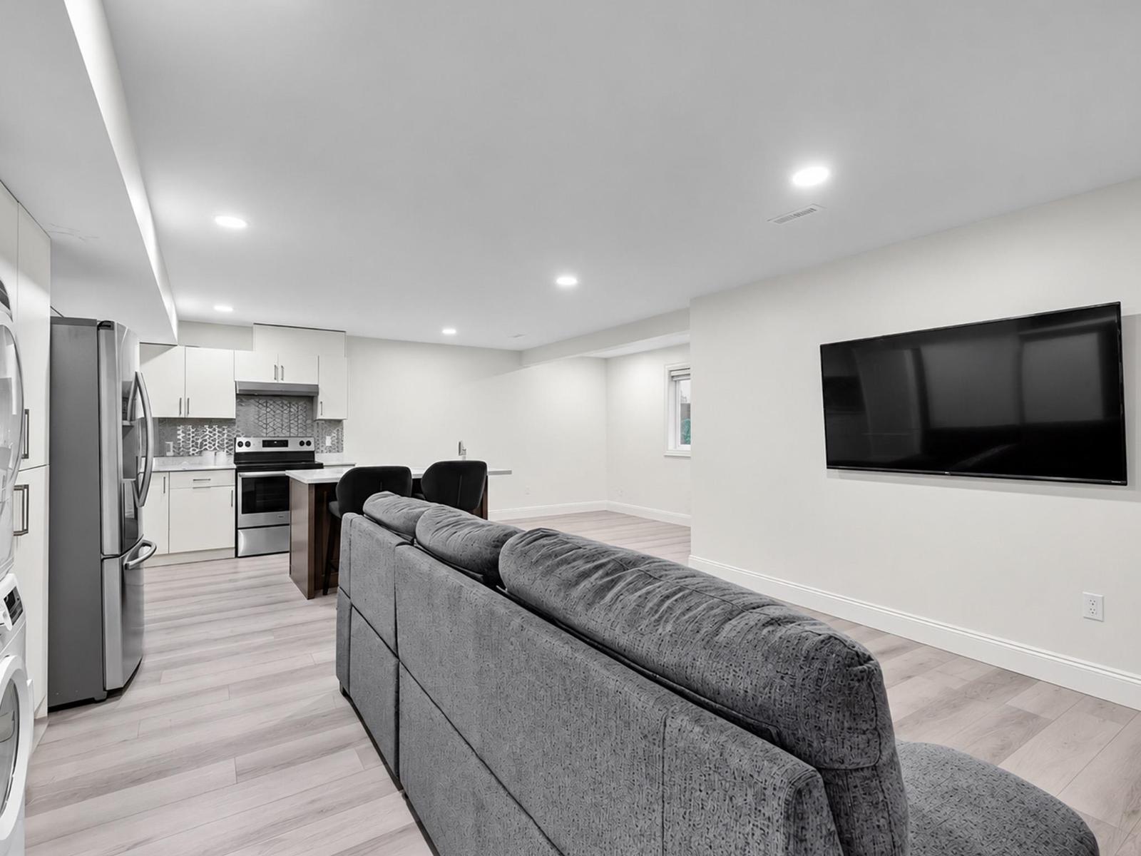 2560 163 Street Property Photo 24