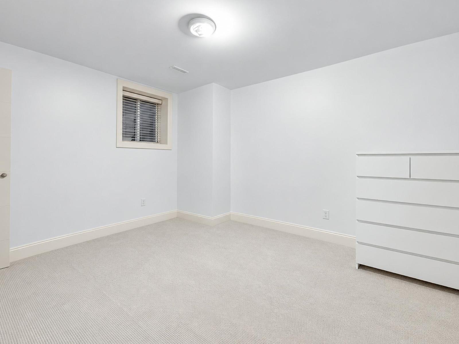 2560 163 Street Property Photo 27