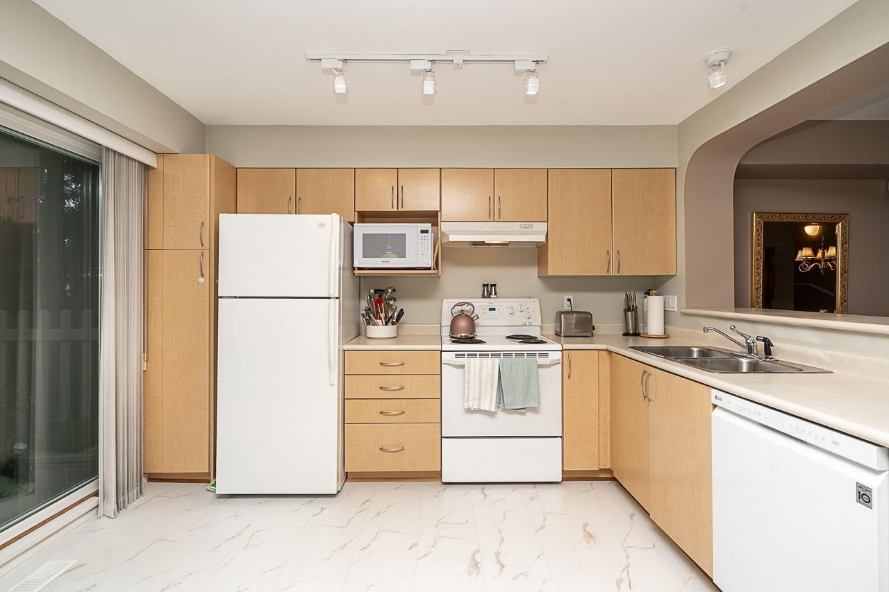 14 8775 161 Street Property Photo 15