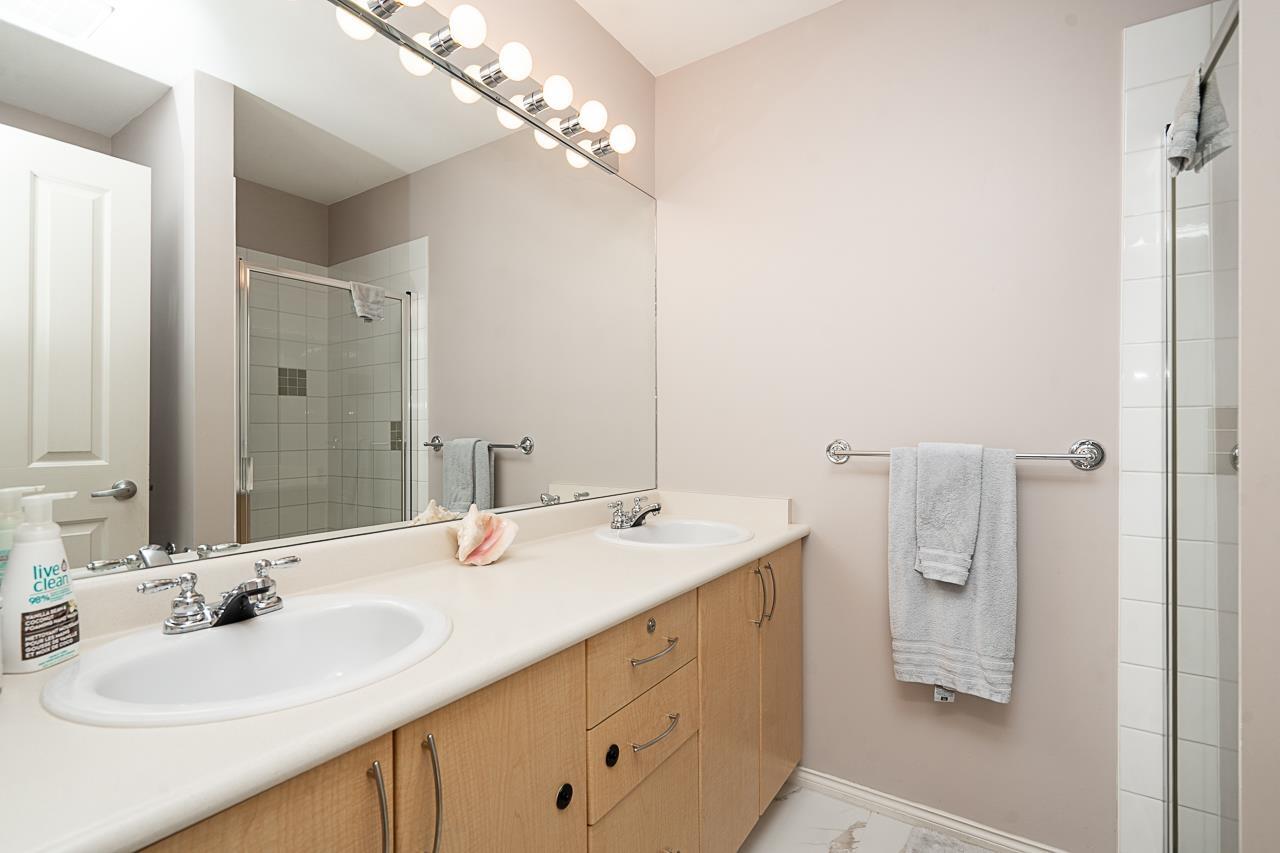 14 8775 161 Street Property Photo 23