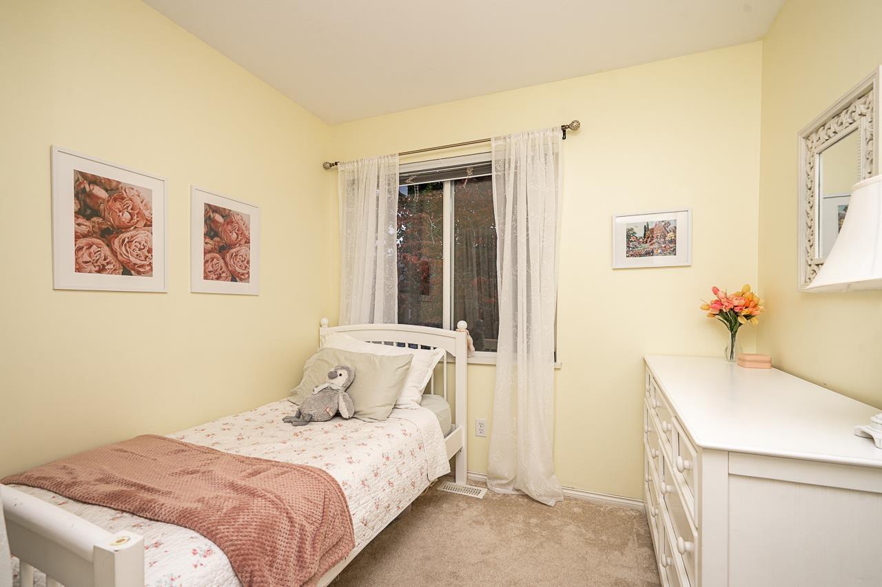 14 8775 161 Street Property Photo 24