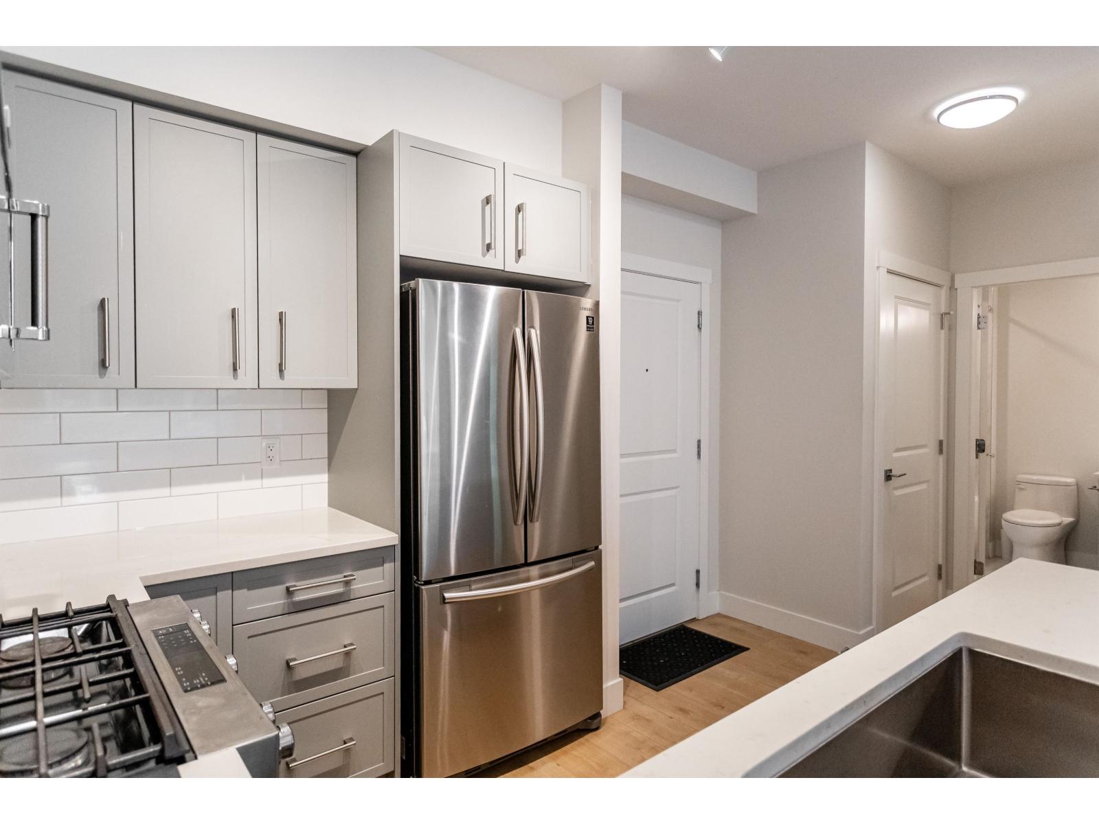 101 22136 49 Avenue Property Photo 16