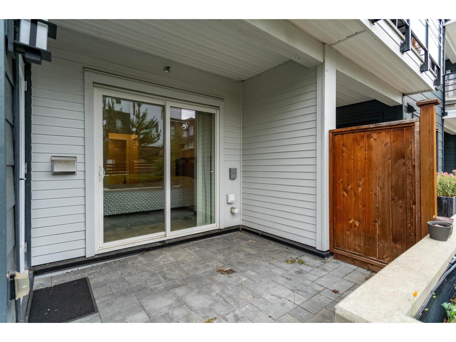 101 22136 49 Avenue Property Photo 24