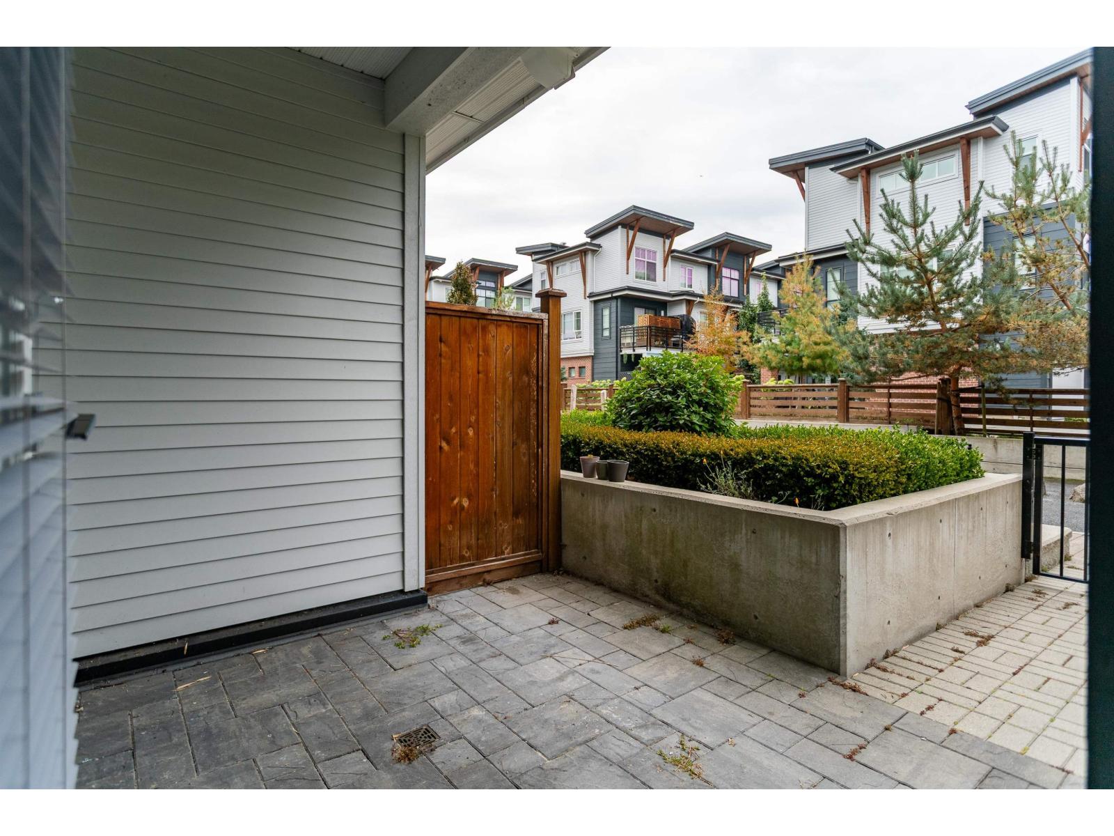 101 22136 49 Avenue Property Photo 25
