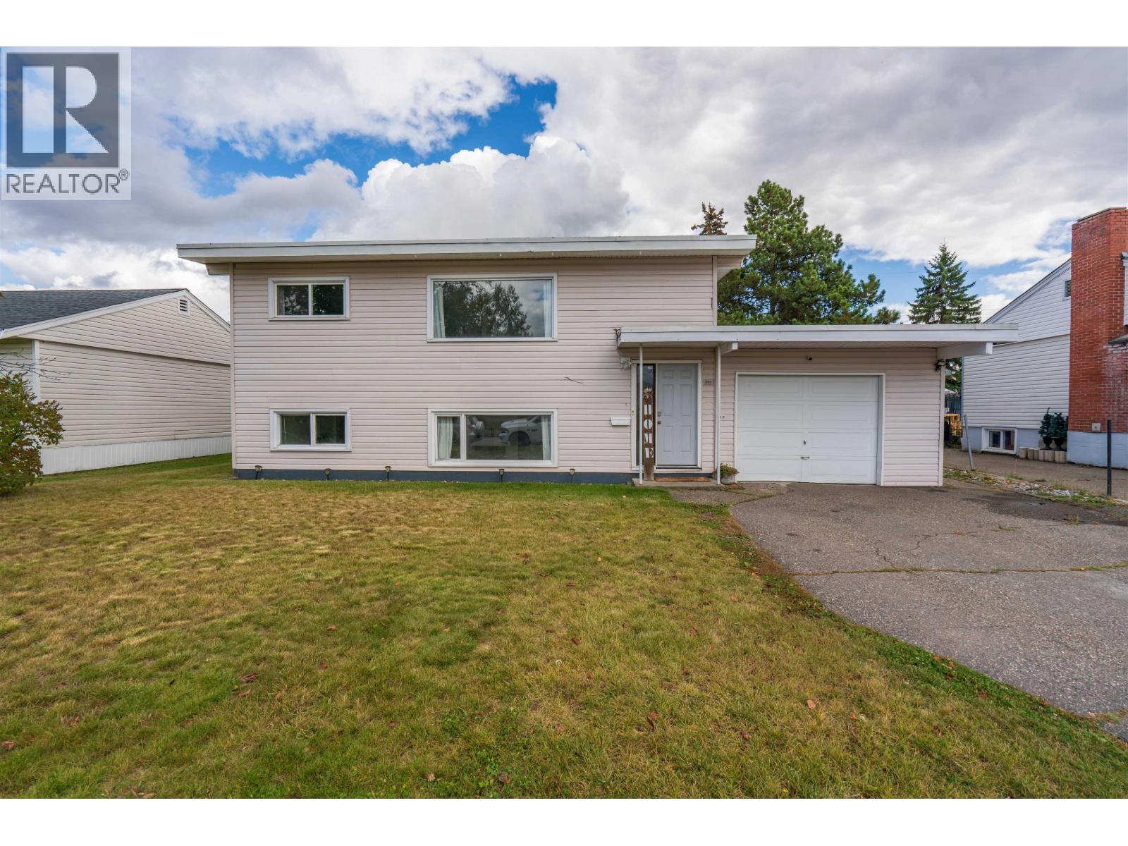 894 Irwin Street Property Photo 1