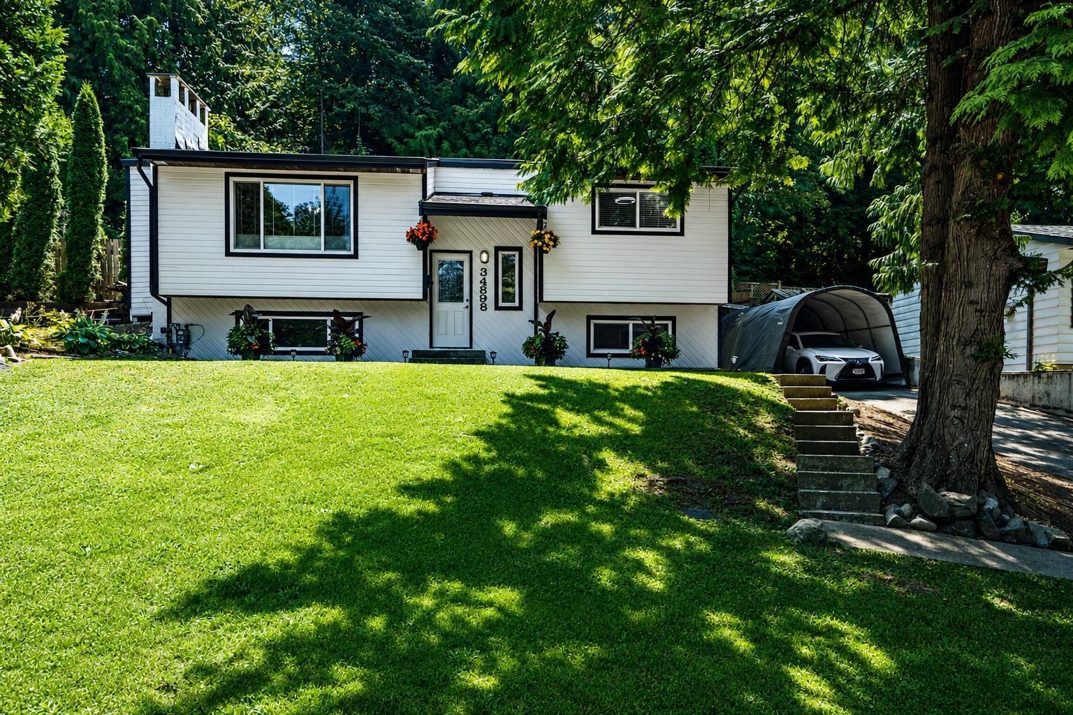 34898 Laburnum Avenue Property Photo 2