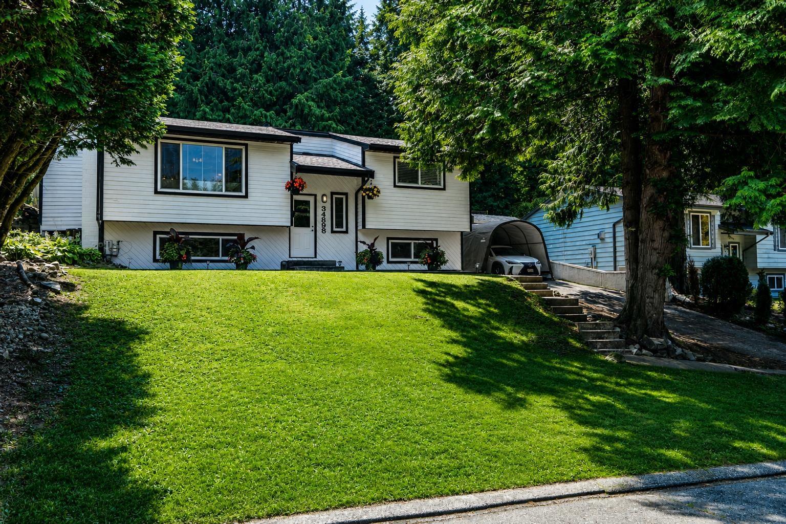 34898 Laburnum Avenue Property Photo 4