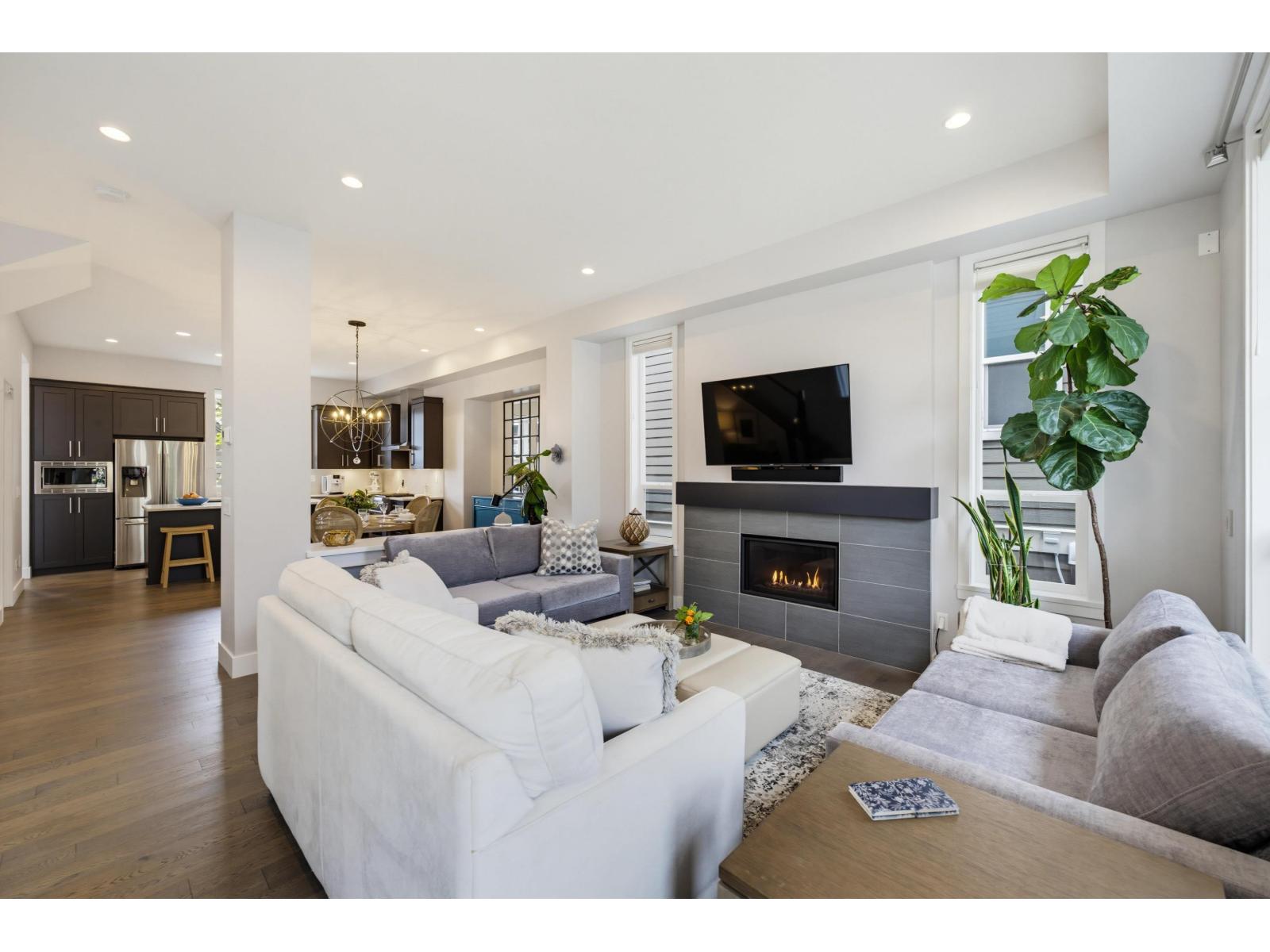 2111 165b Street Property Photo 5