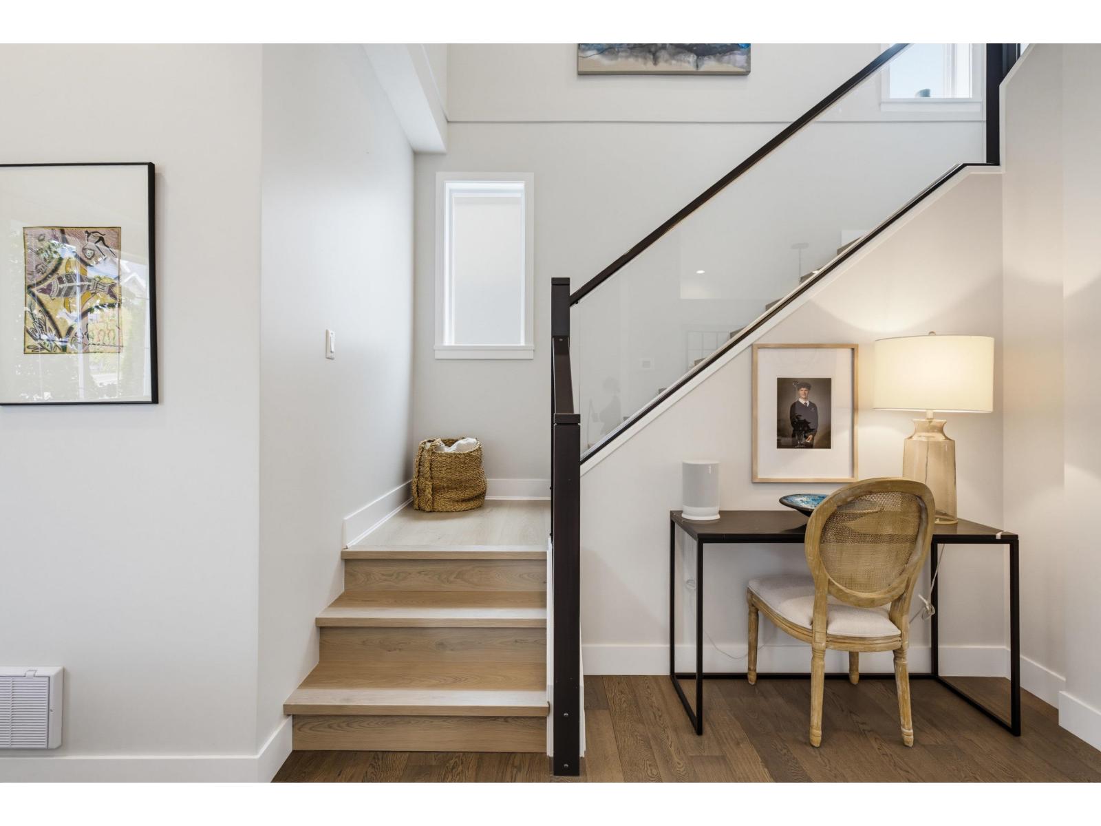 2111 165b Street Property Photo 8