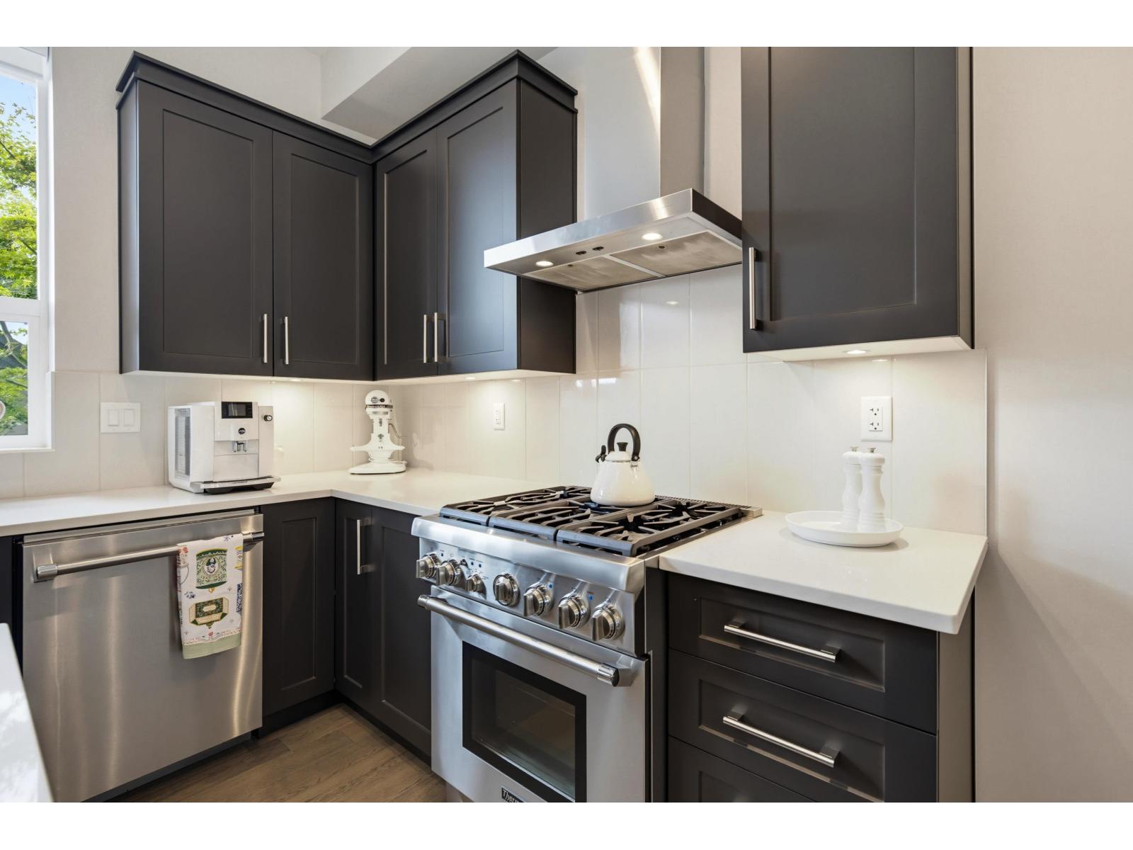 2111 165b Street Property Photo 11
