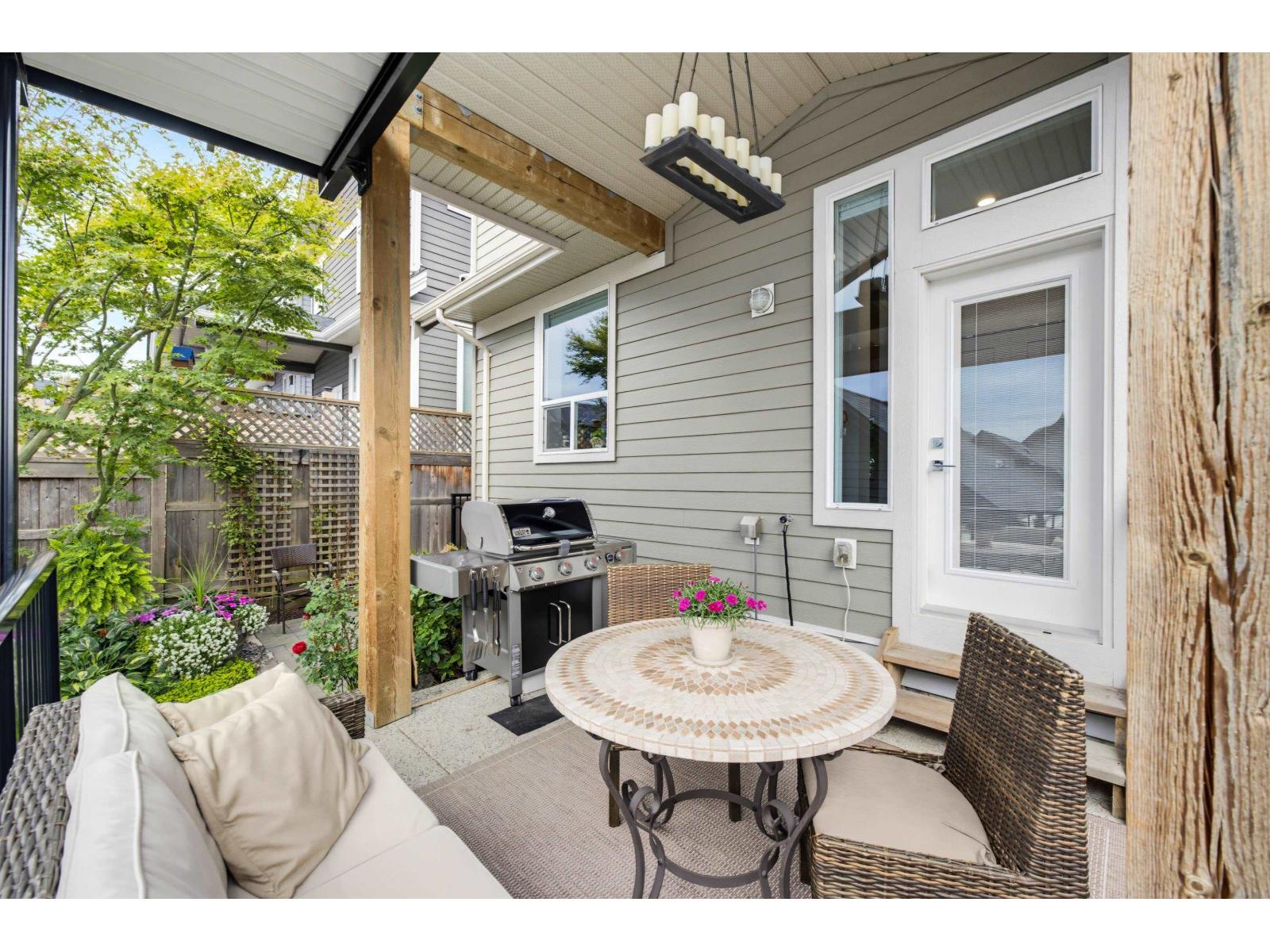 2111 165b Street Property Photo 15