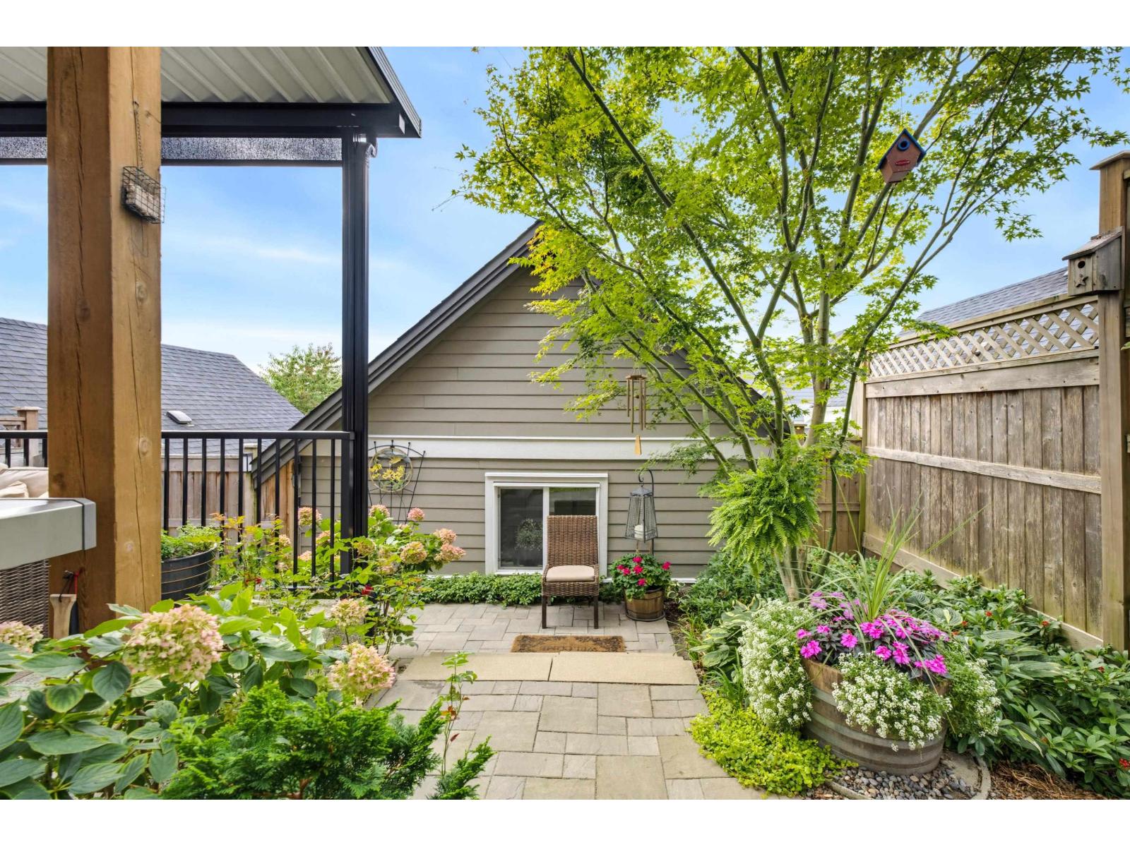 2111 165b Street Property Photo 18