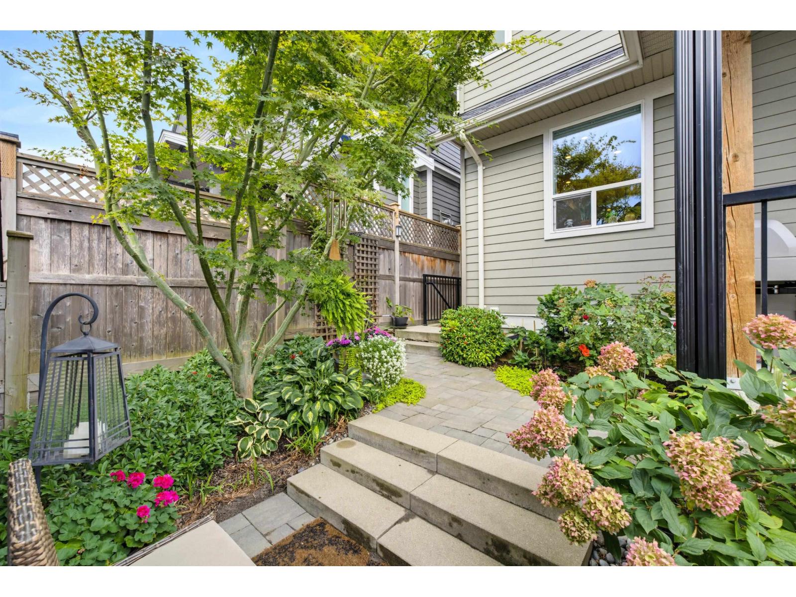 2111 165b Street Property Photo 19