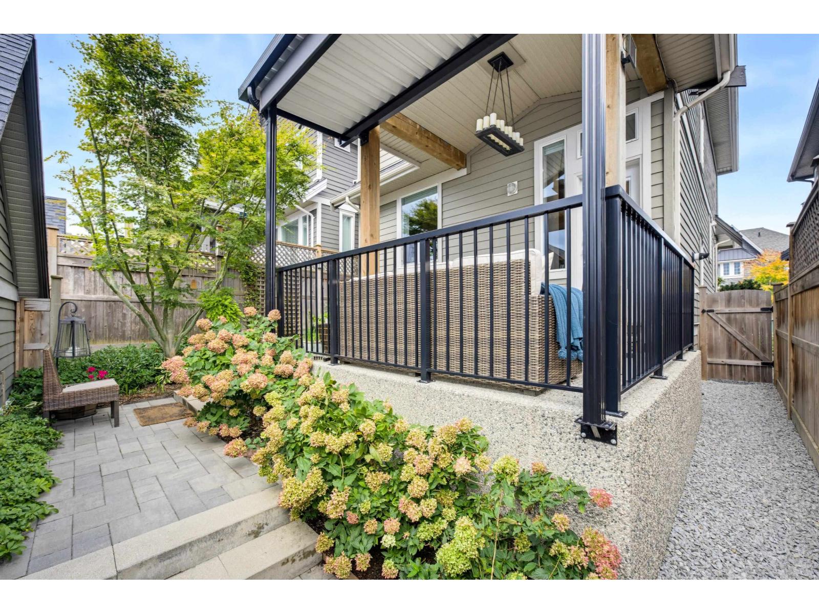 2111 165b Street Property Photo 21