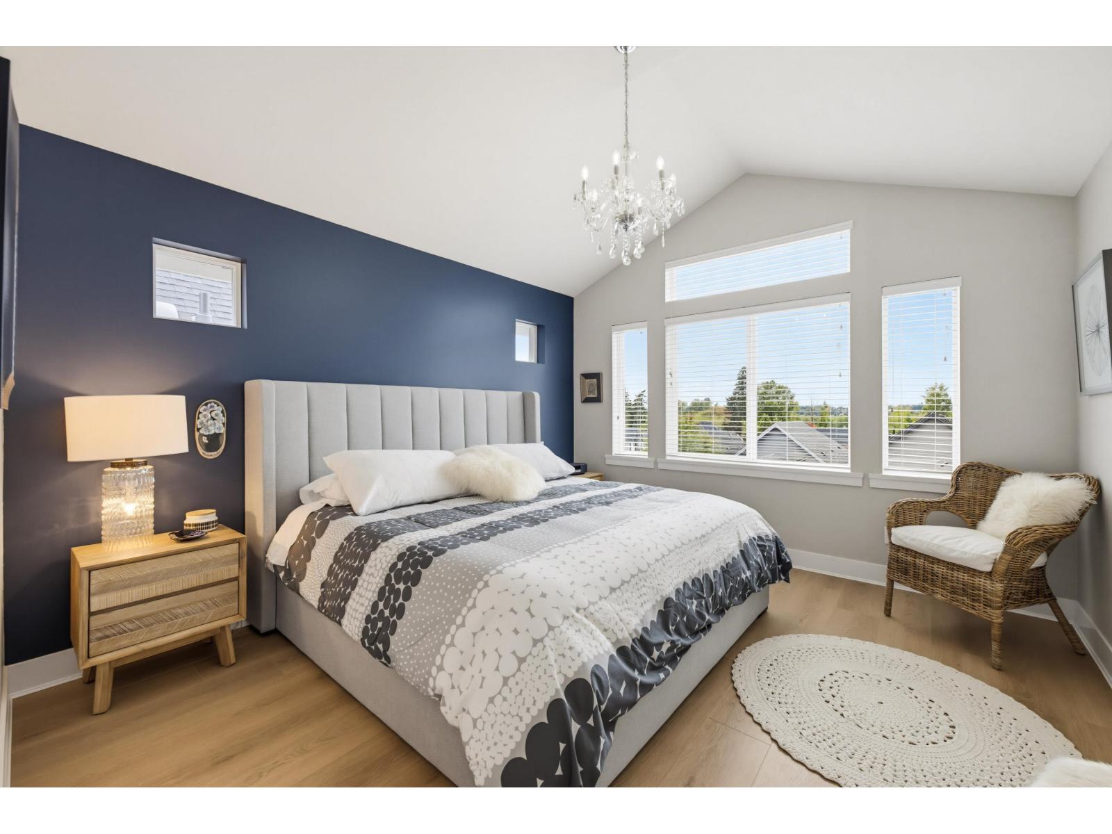 2111 165b Street Property Photo 24