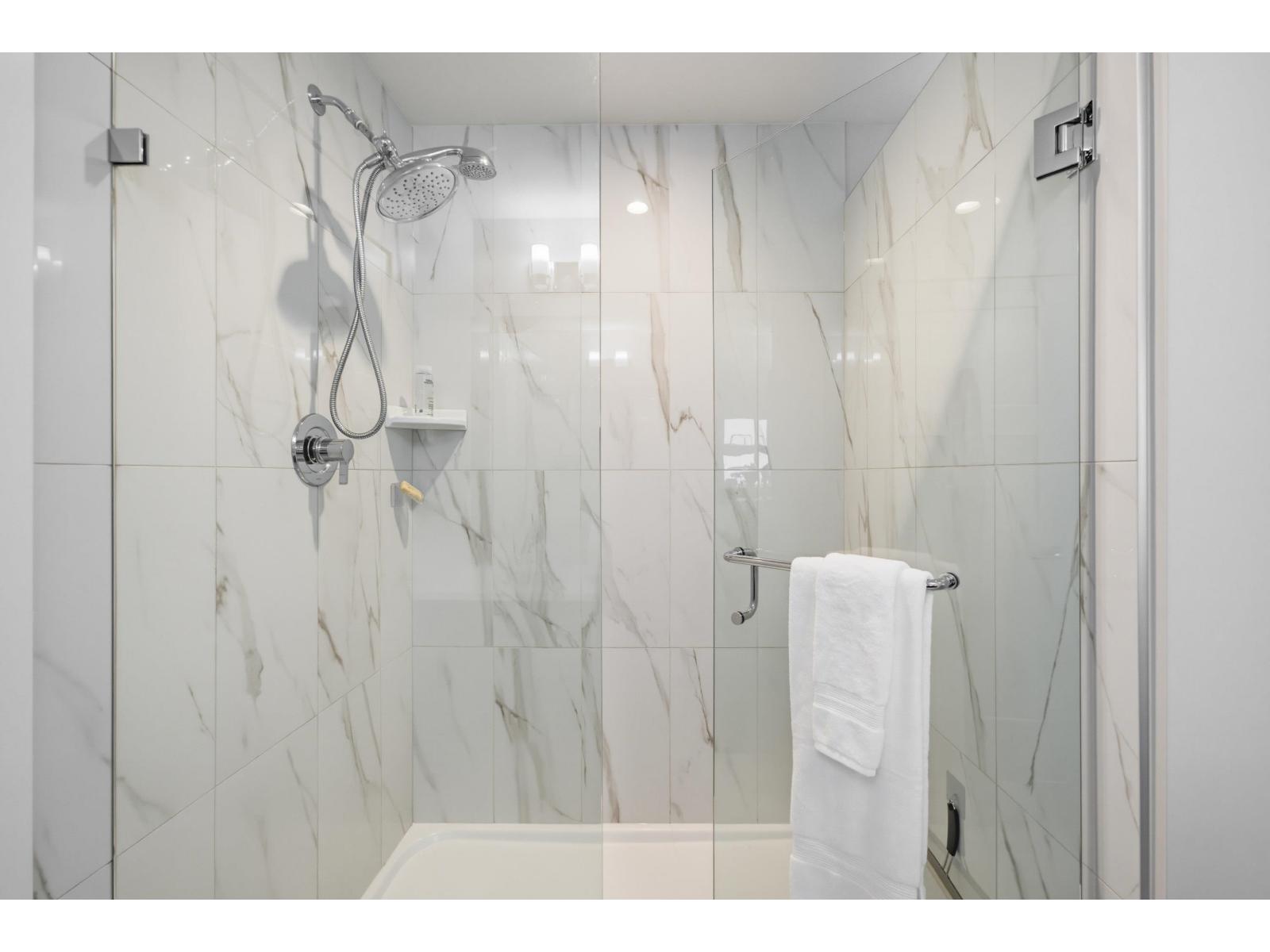 2111 165b Street Property Photo 28