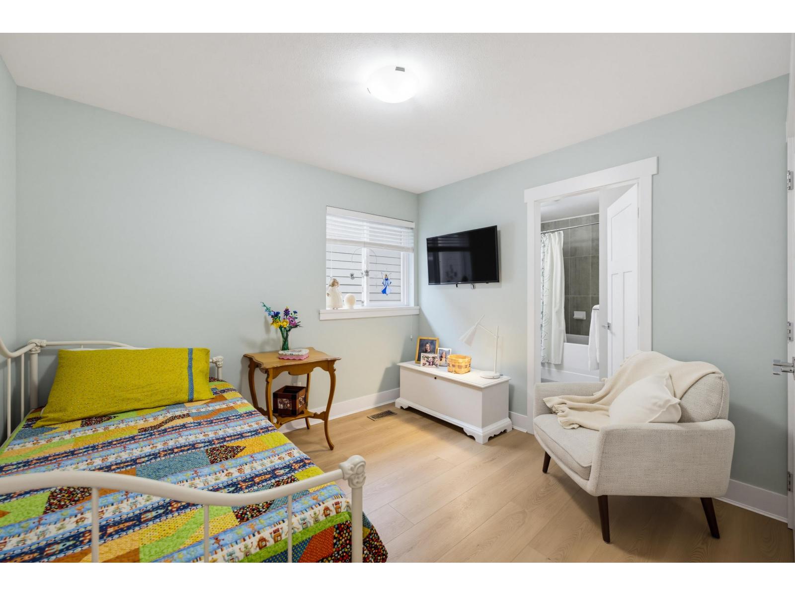 2111 165b Street Property Photo 29