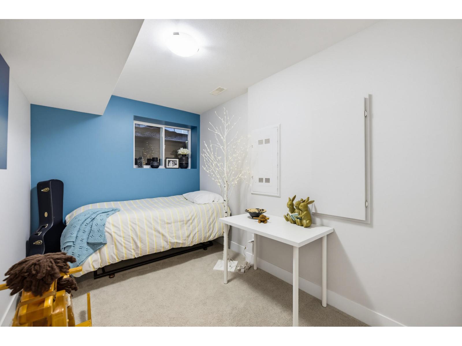 2111 165b Street Property Photo 32