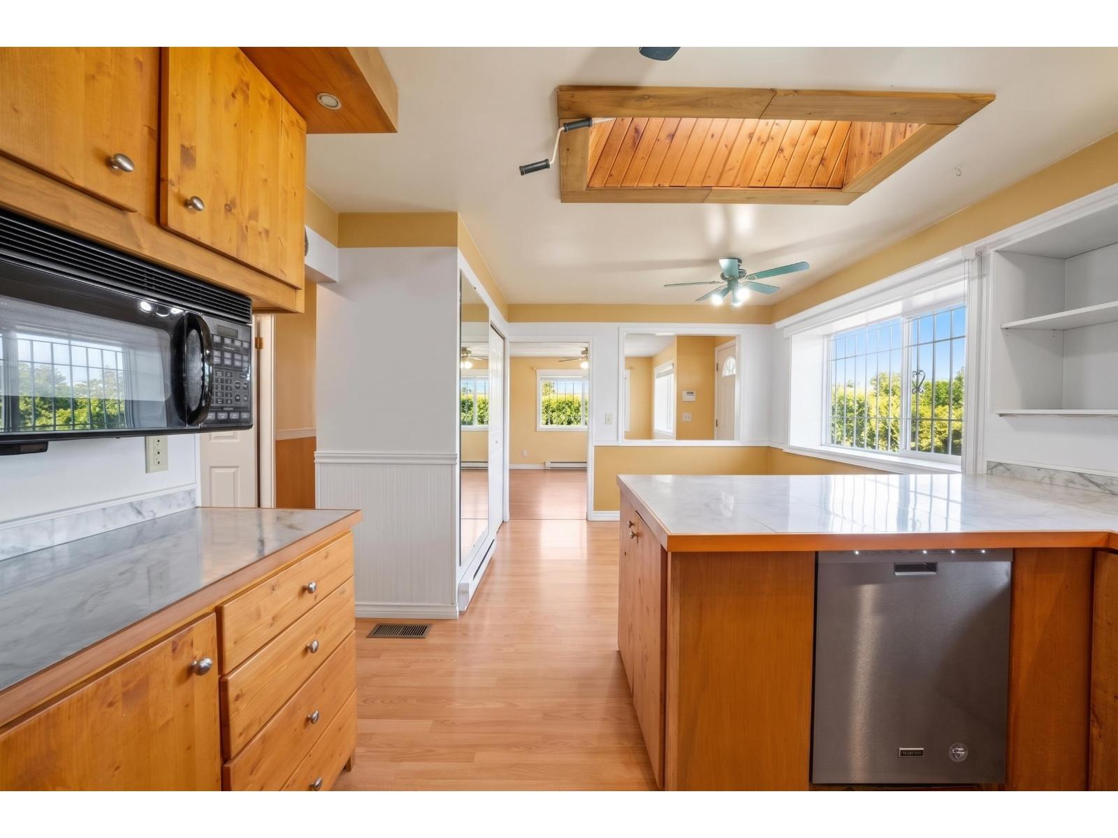 12546 96 Avenue Property Photo 3