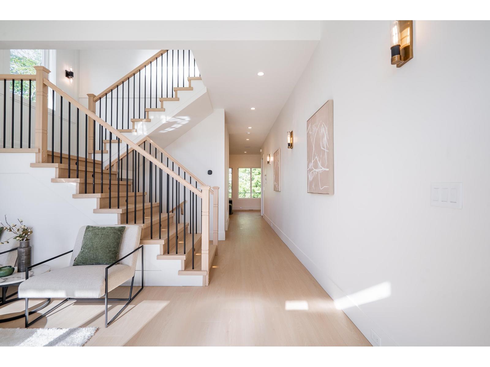 16908 1 Avenue Property Photo 3