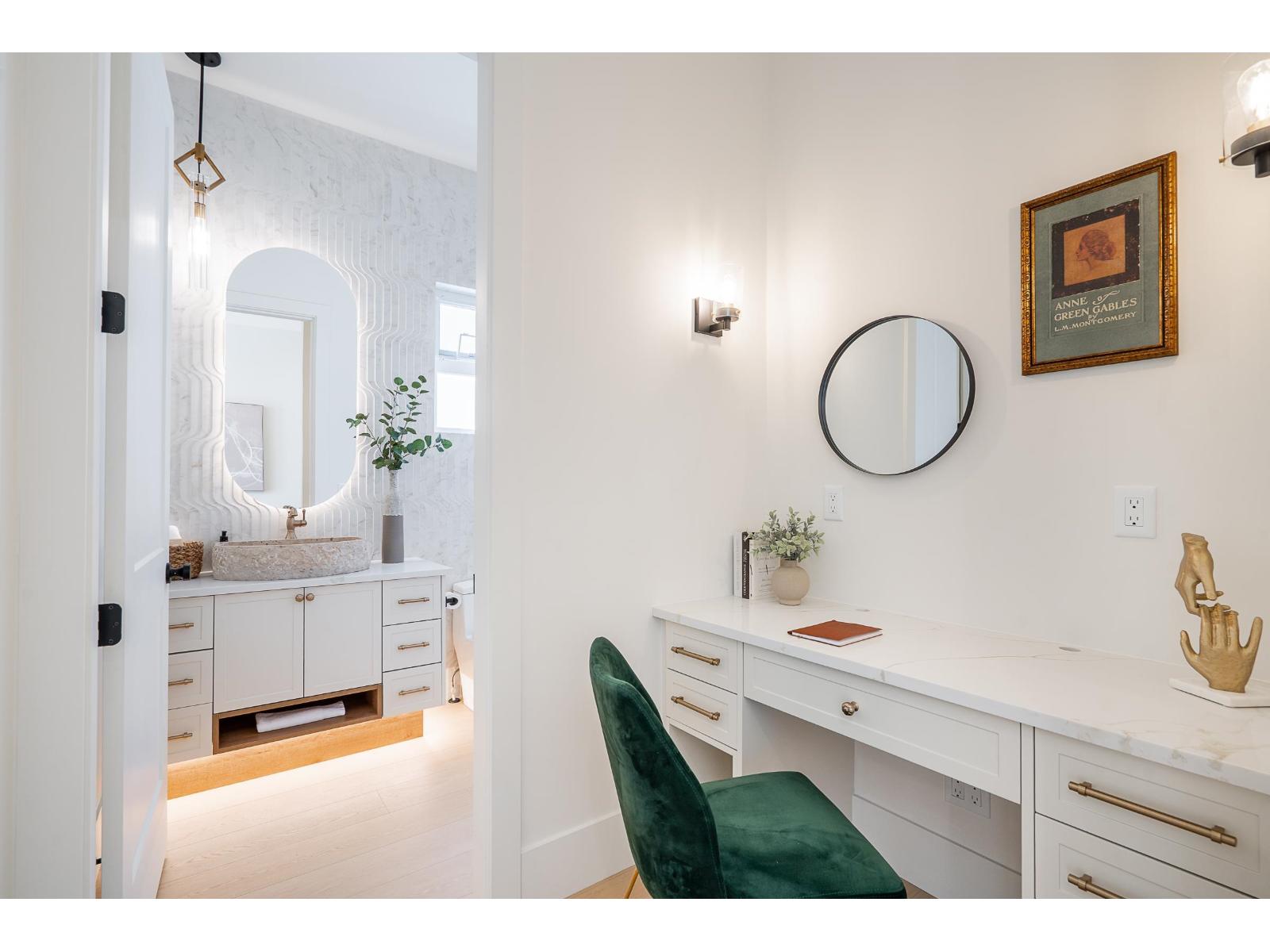 16908 1 Avenue Property Photo 5