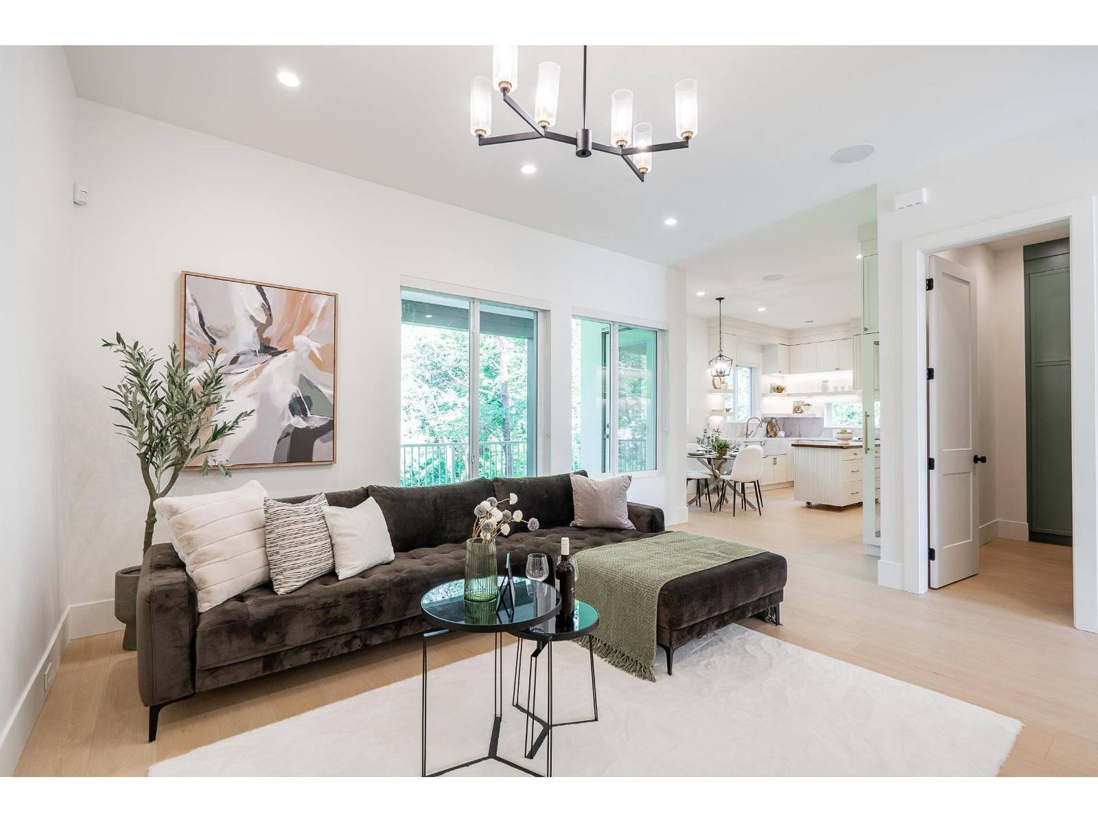 16908 1 Avenue Property Photo 8