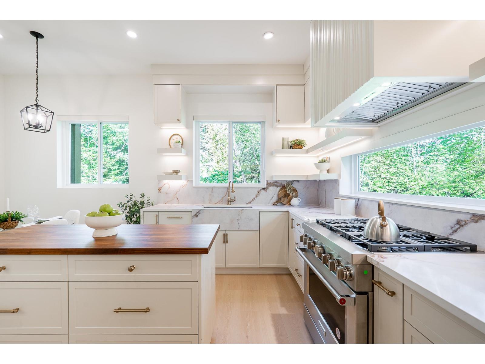 16908 1 Avenue Property Photo 11