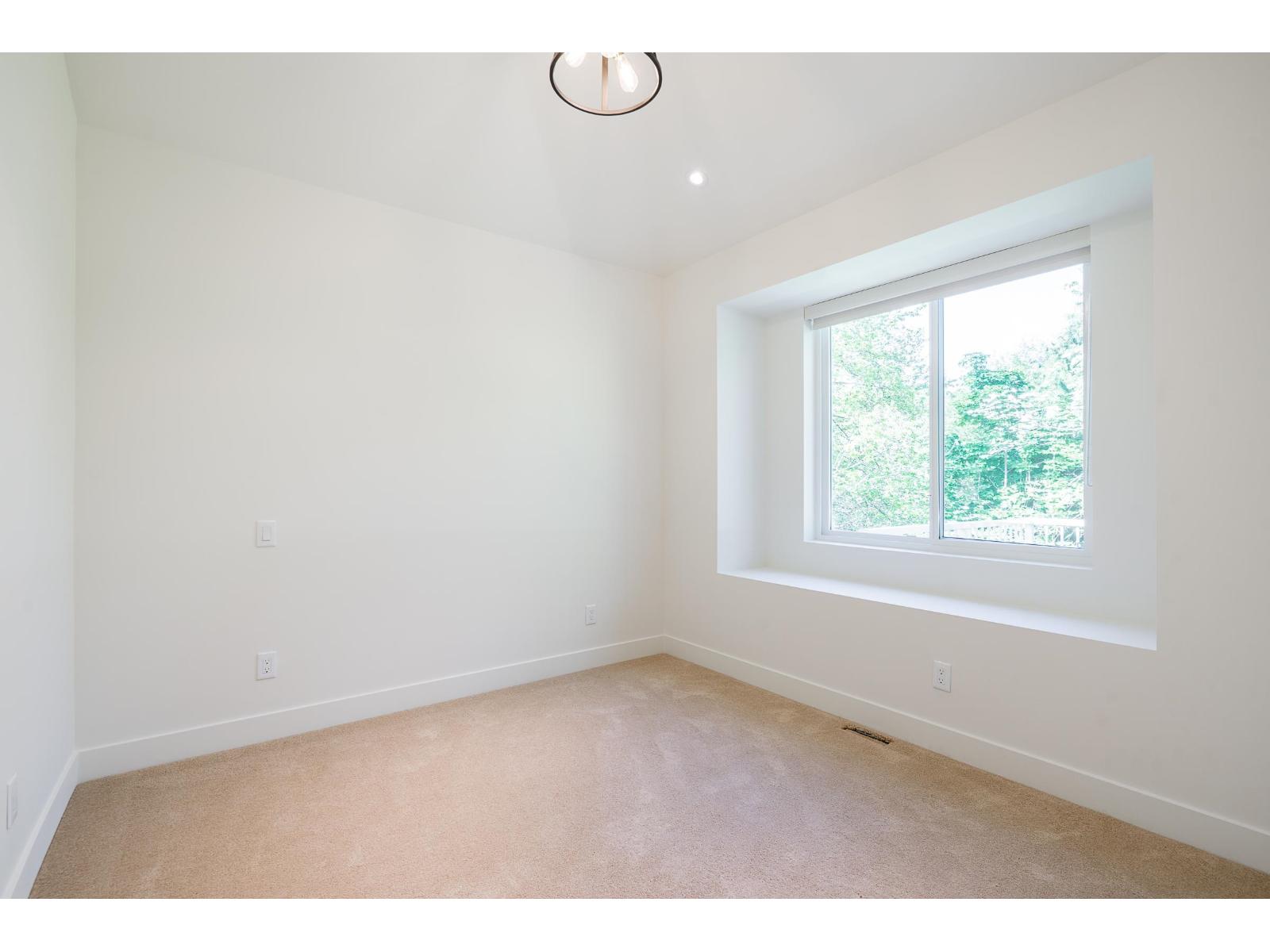 16908 1 Avenue Property Photo 23