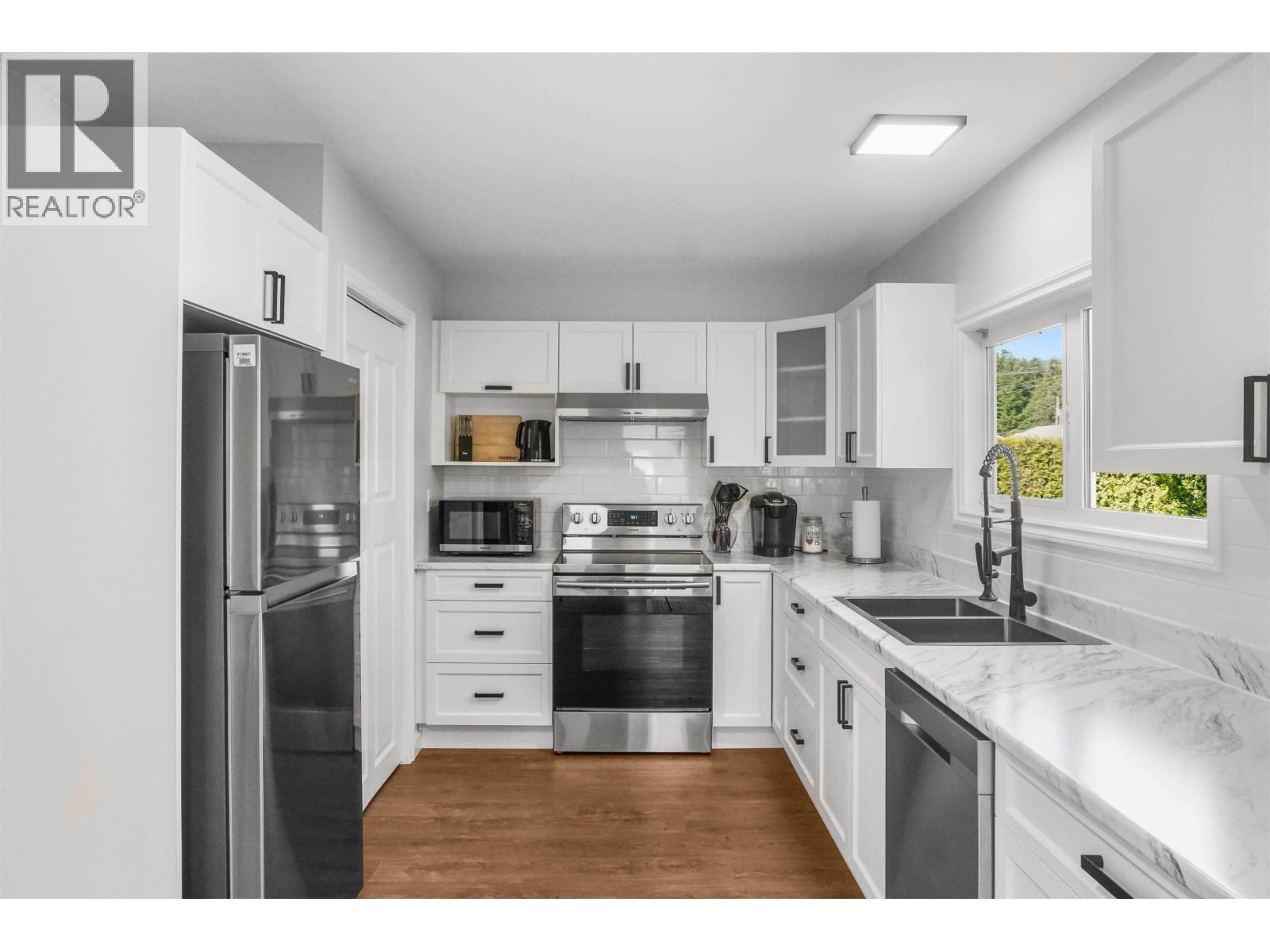 10 Skeena Street Property Photo 2