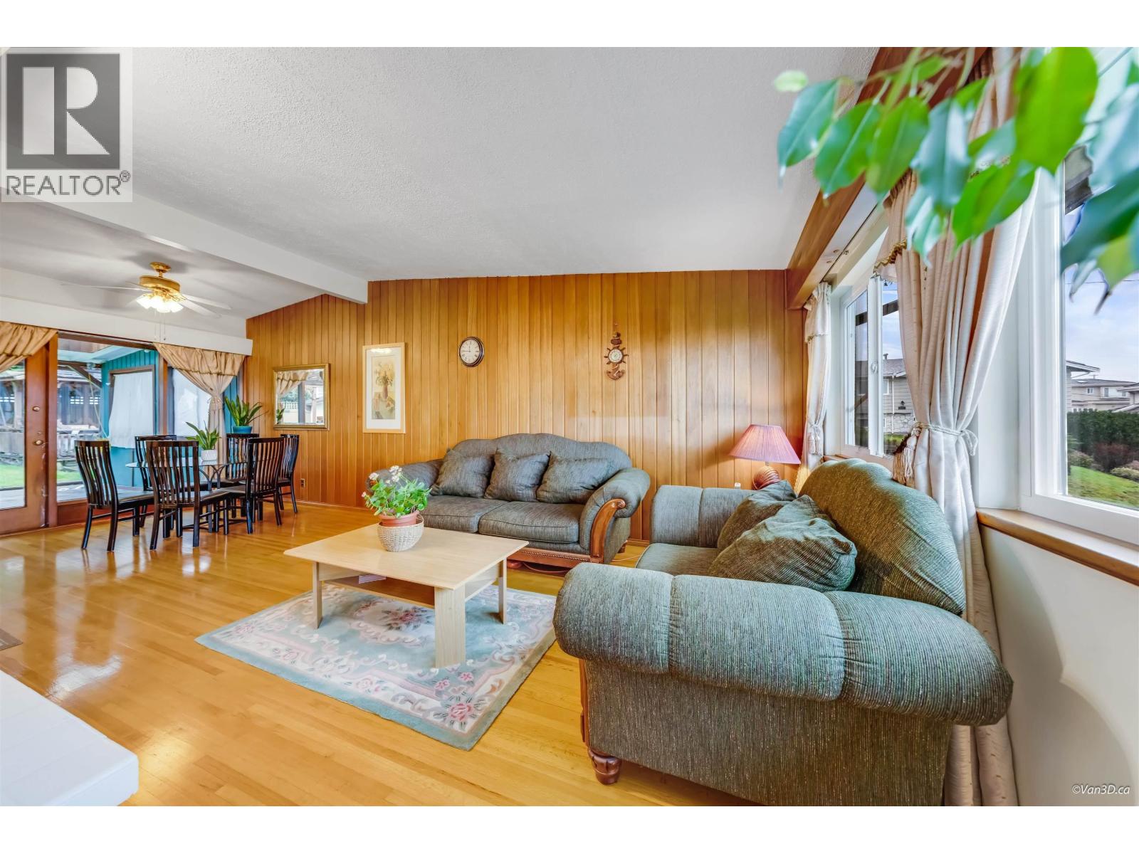 4646 Charlotte Court Property Photo 4