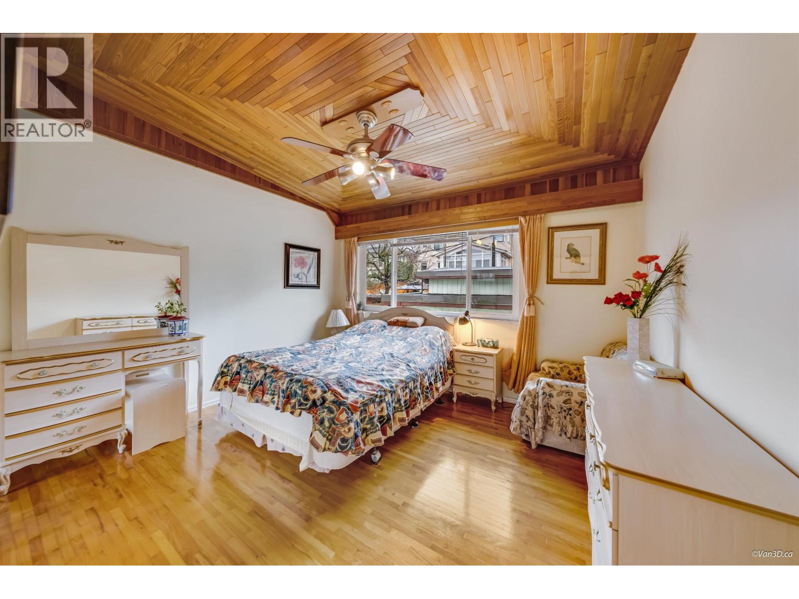 4646 Charlotte Court Property Photo 10