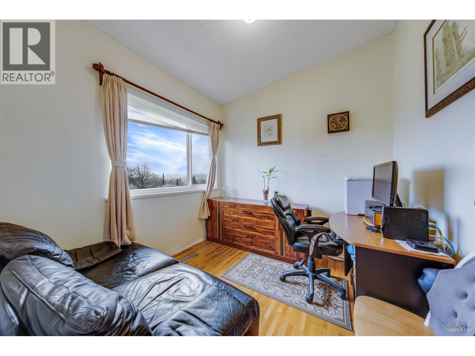 4646 Charlotte Court Property Photo 11
