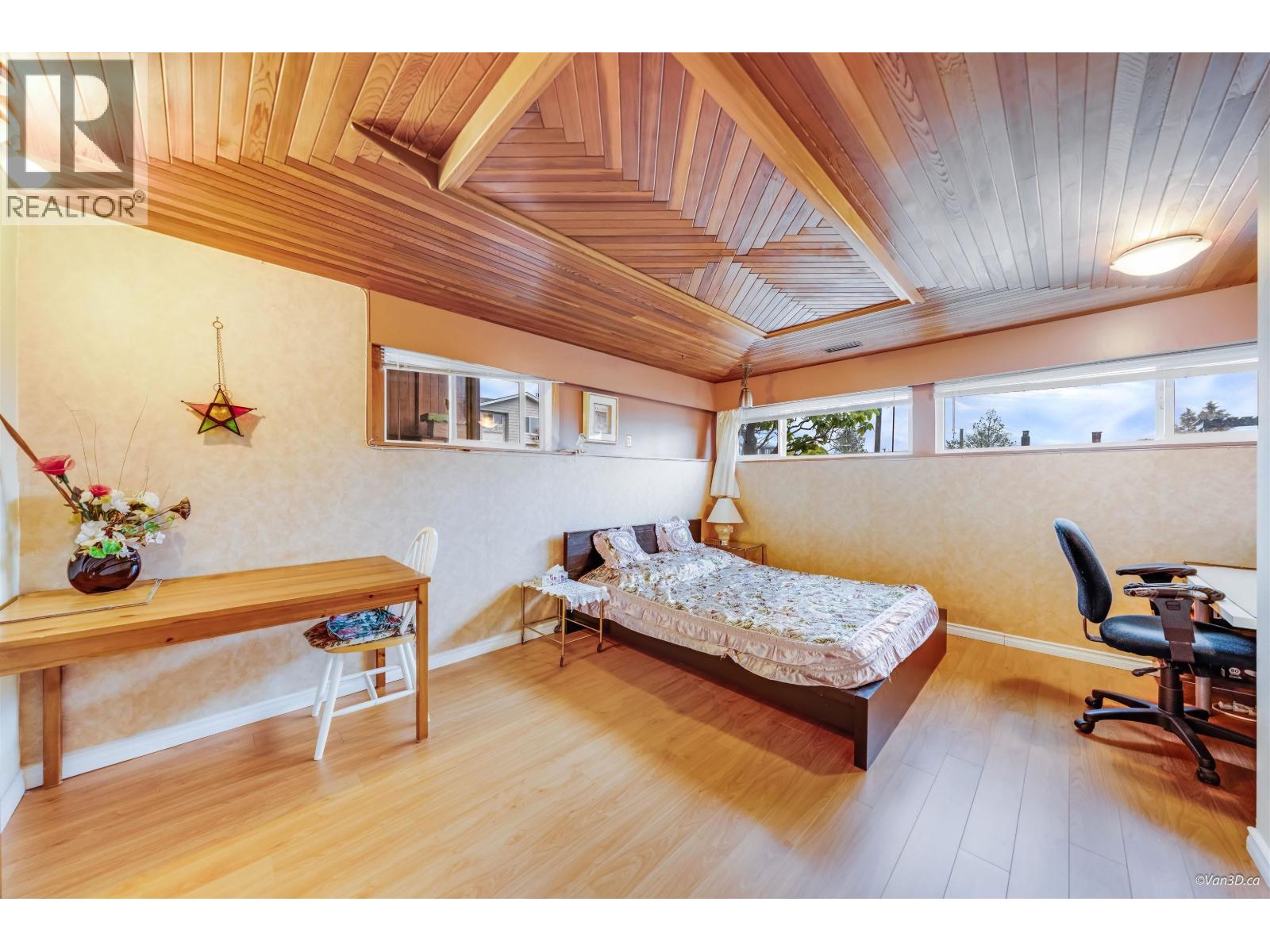 4646 Charlotte Court Property Photo 15