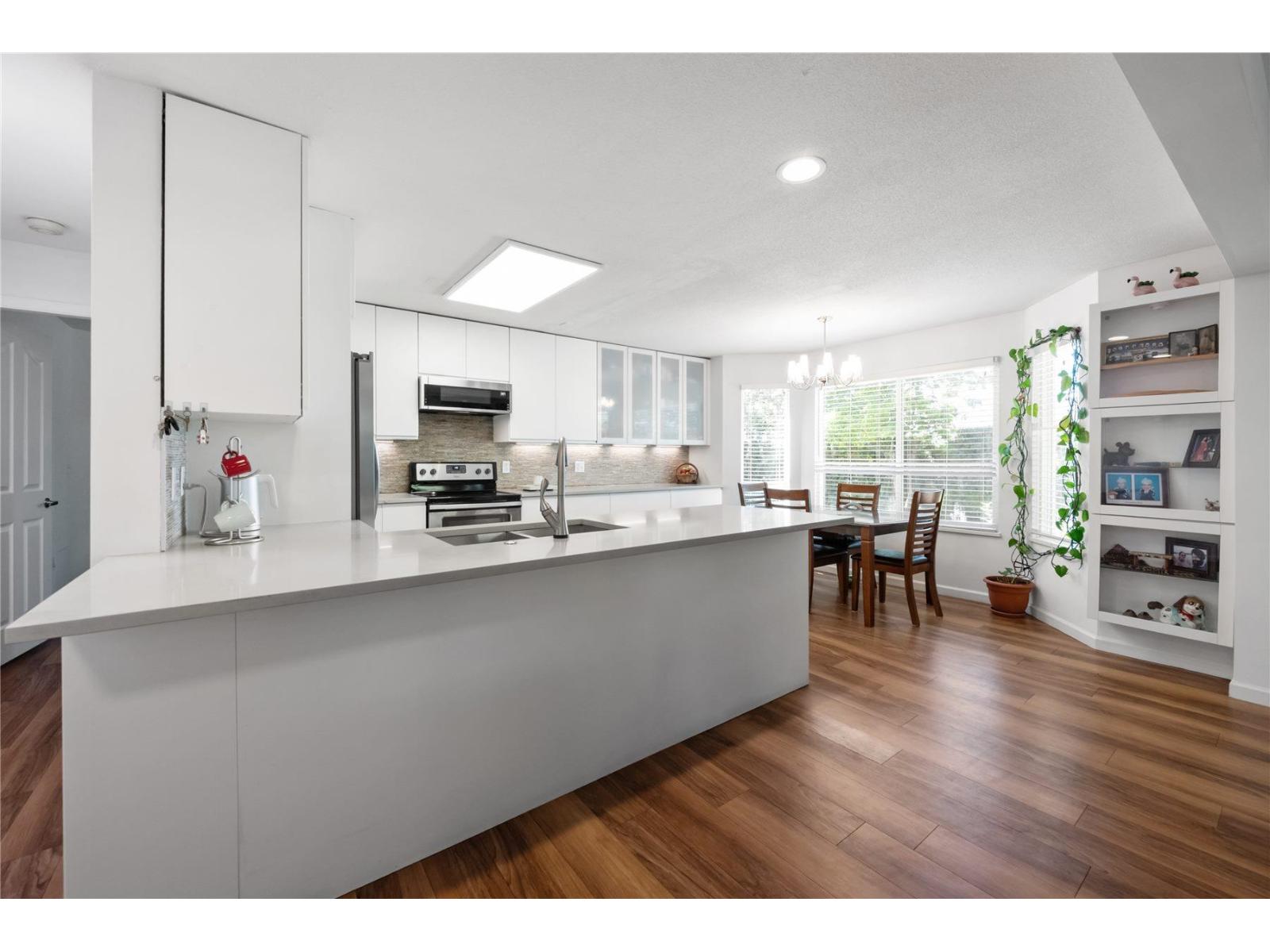 201 8972 Fleetwood Way Property Photo 4